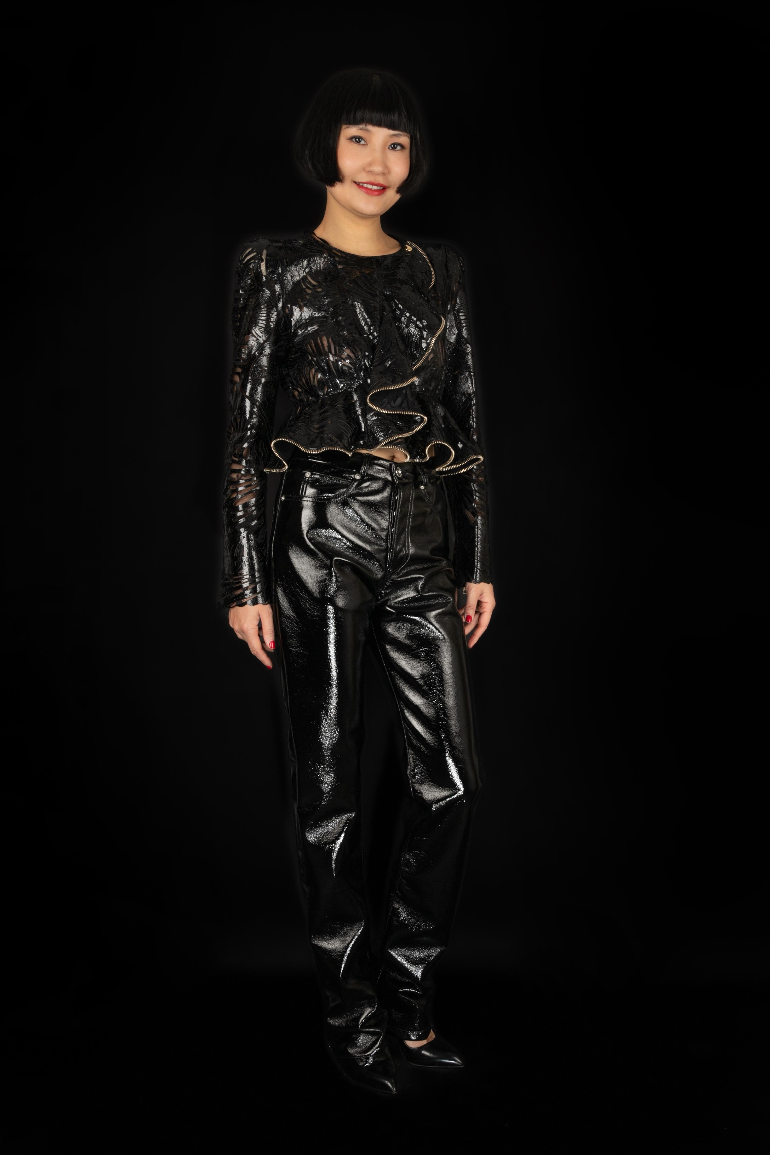 Paco Rabanne - Black vinyl pants. Size 36FR. 2021 Summer Collection.

Additional information:
Condition: Very good condition
Dimensions: Waist: 37 cm - Hips: 43 cm - Length: 116 cm
Period: 21st Century

Seller Reference: FJ116

