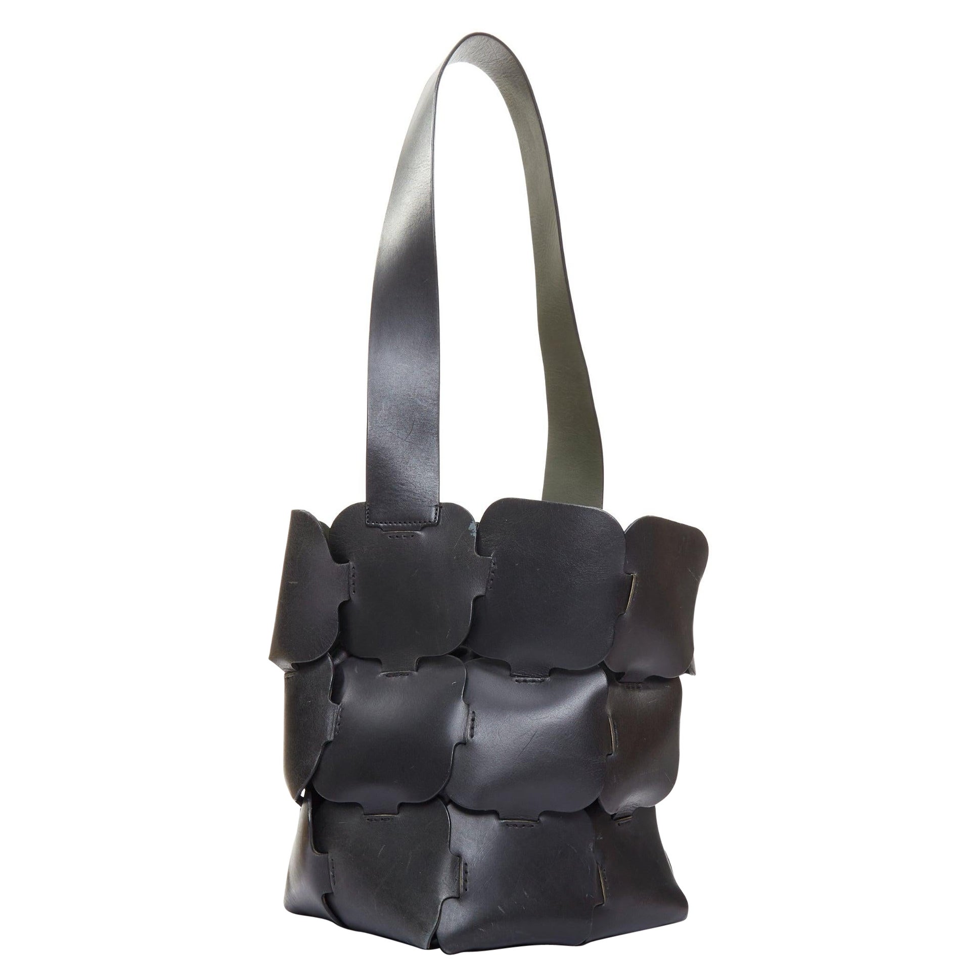 PACO RABANNE Bucket schwarzes Puzzle Leder Patch mittlere Umhängetasche im Angebot