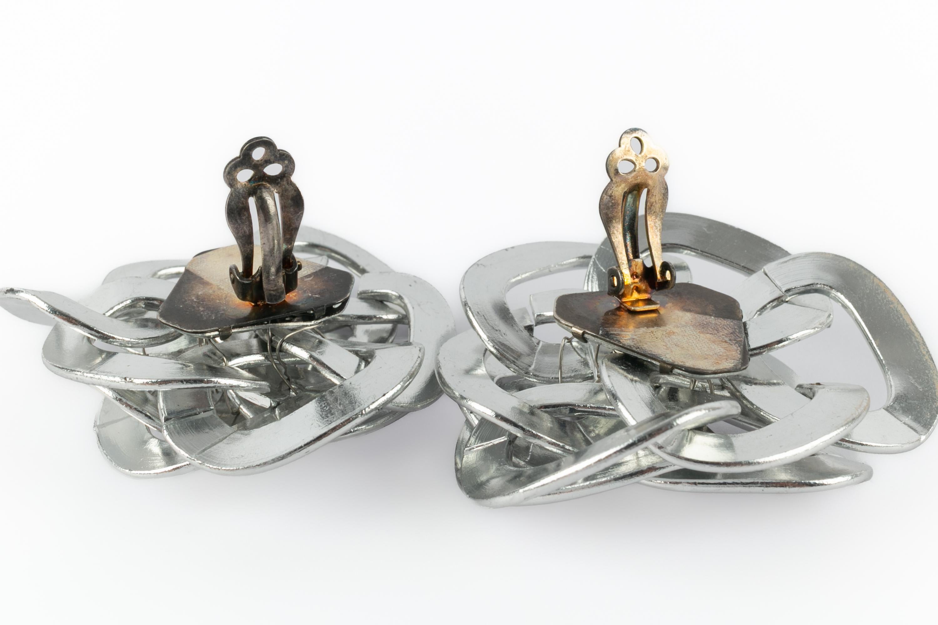 Paco Rabanne Clip-Ohrringe Haute Couture Sommer 1990 im Angebot 2