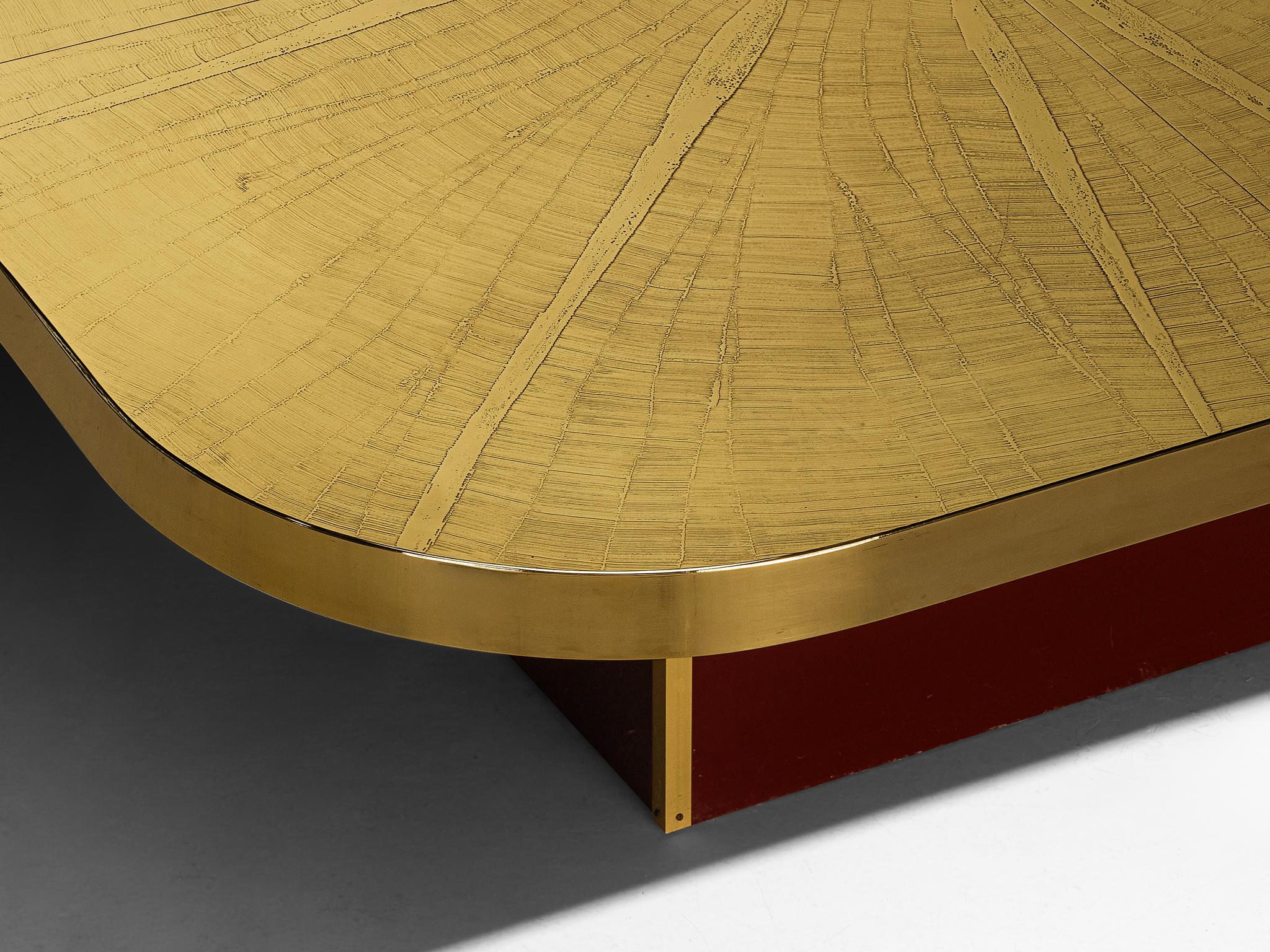 Mesa de centro Paco Rabanne de latón grabado con tapa de ágata detallada en venta 1