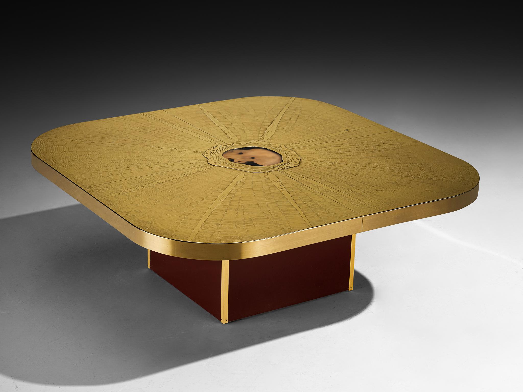 Mesa de centro Paco Rabanne de latón grabado con tapa de ágata detallada en venta 2