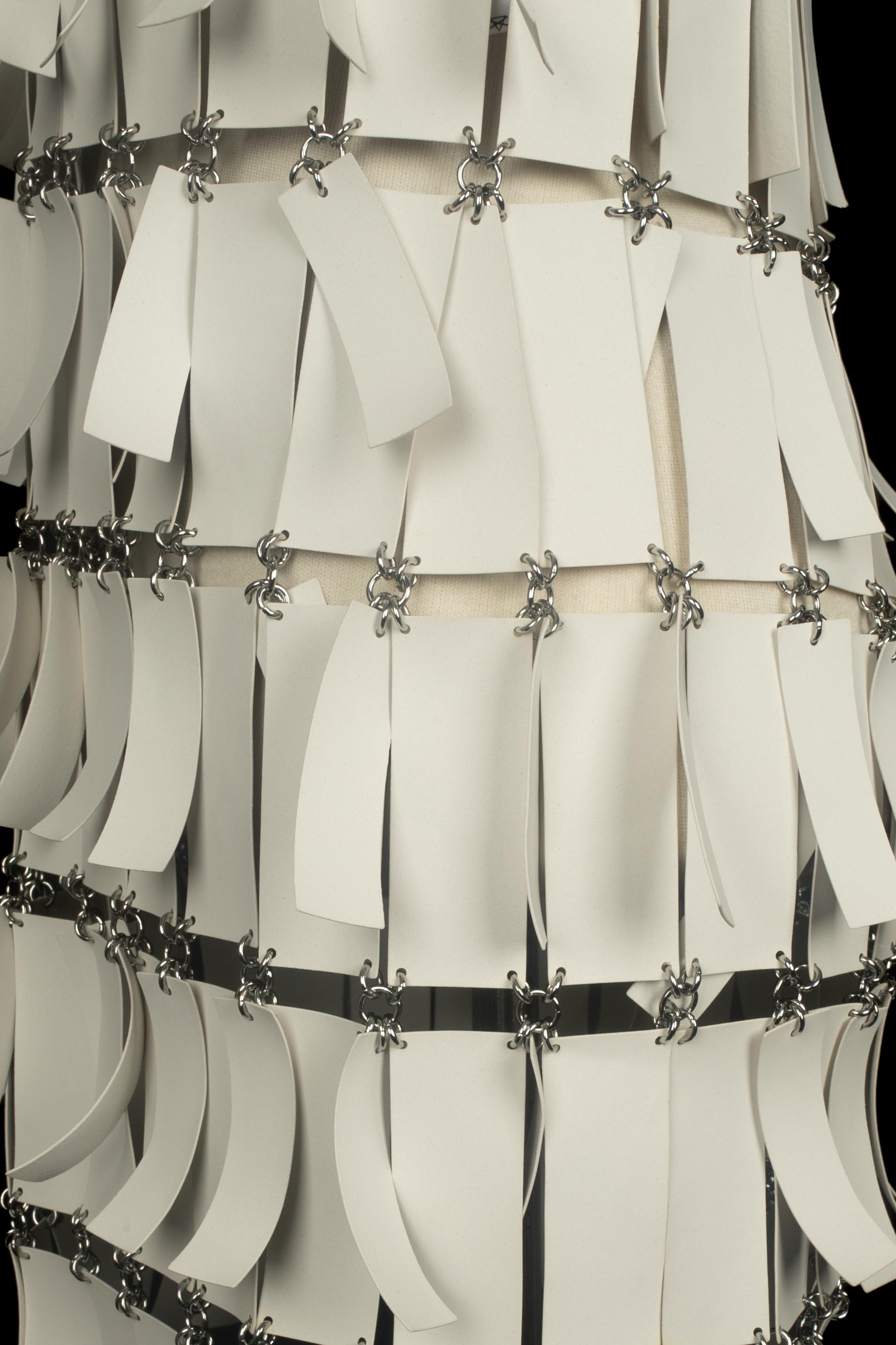 Paco Rabanne robe hiver 2023 en vente 4