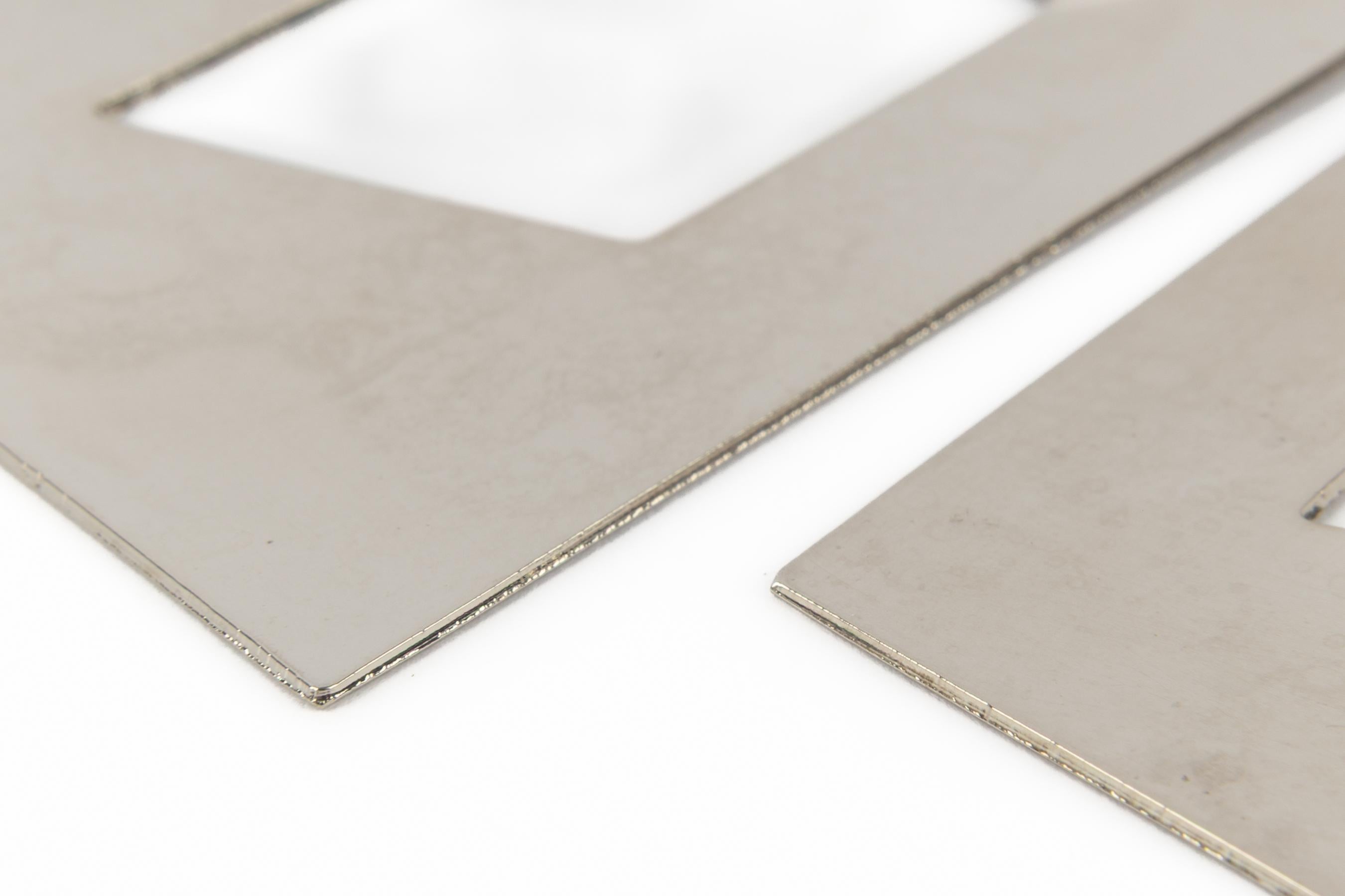 Boucles d'oreilles Paco Rabanne été 1991 en vente 1