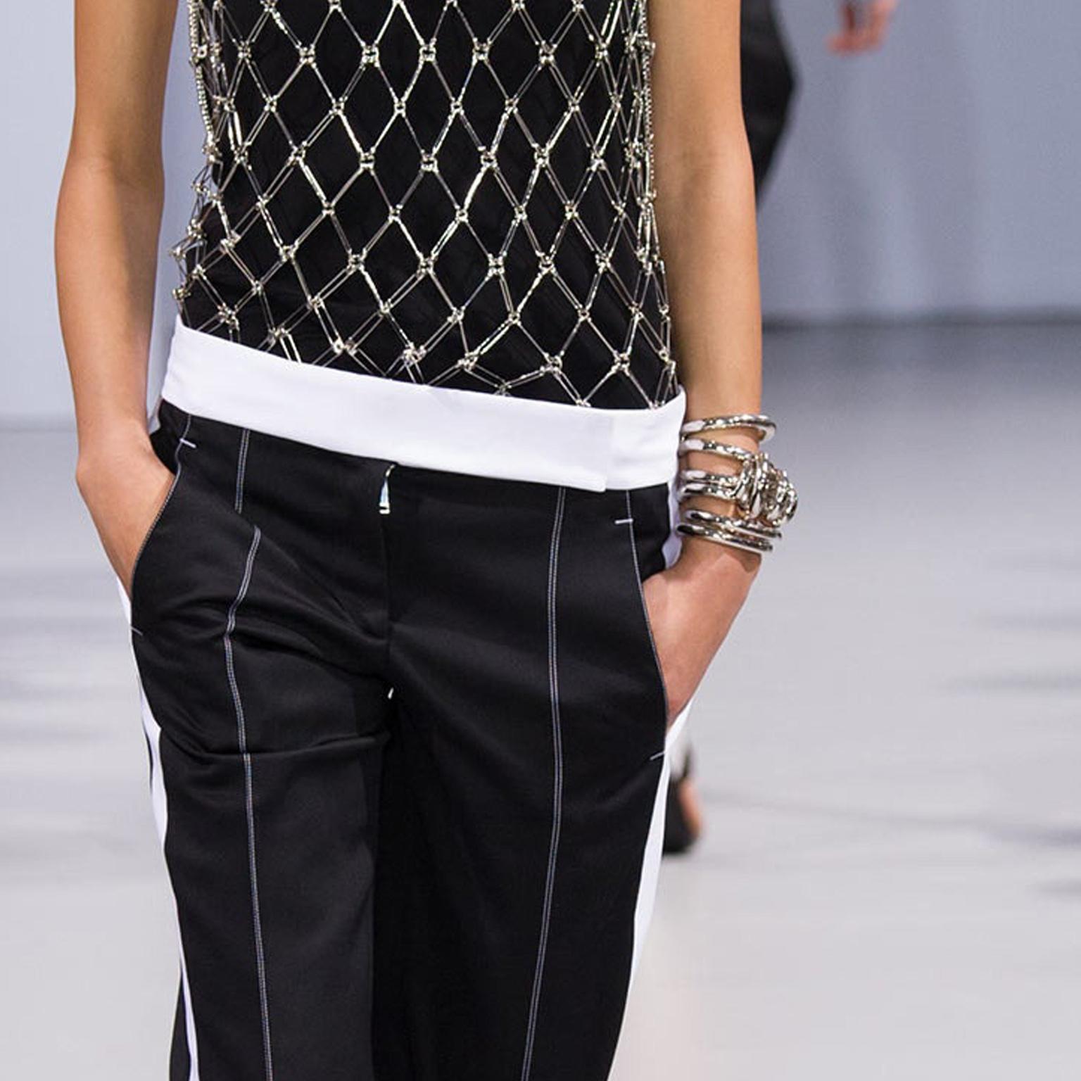 Paco Rabanne Bracciale futuristico in metallo cromato Bangle Collezione Autunno 2014 in vendita 10