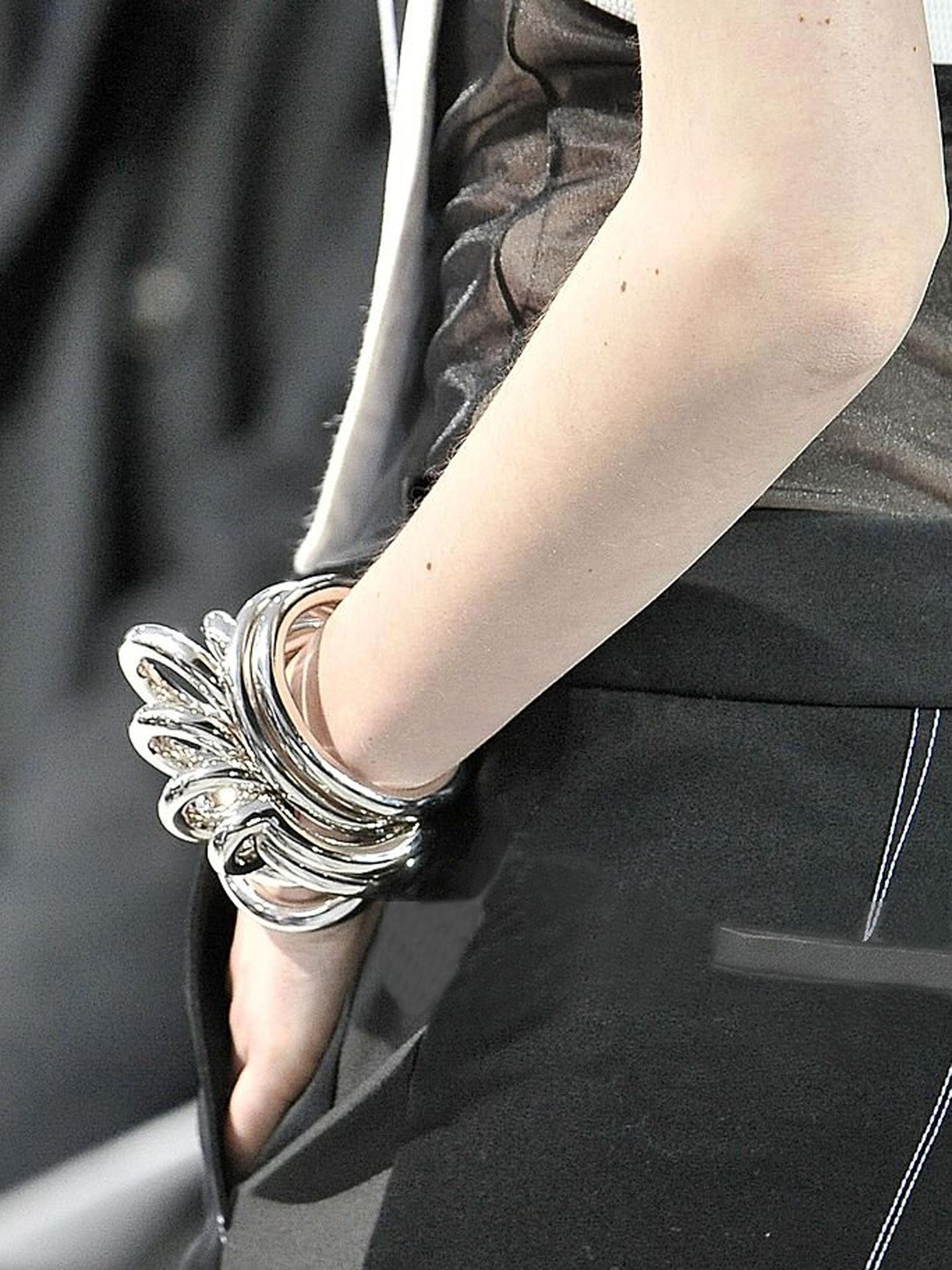 Paco Rabanne Bracciale futuristico in metallo cromato Bangle Collezione Autunno 2014 in vendita 12