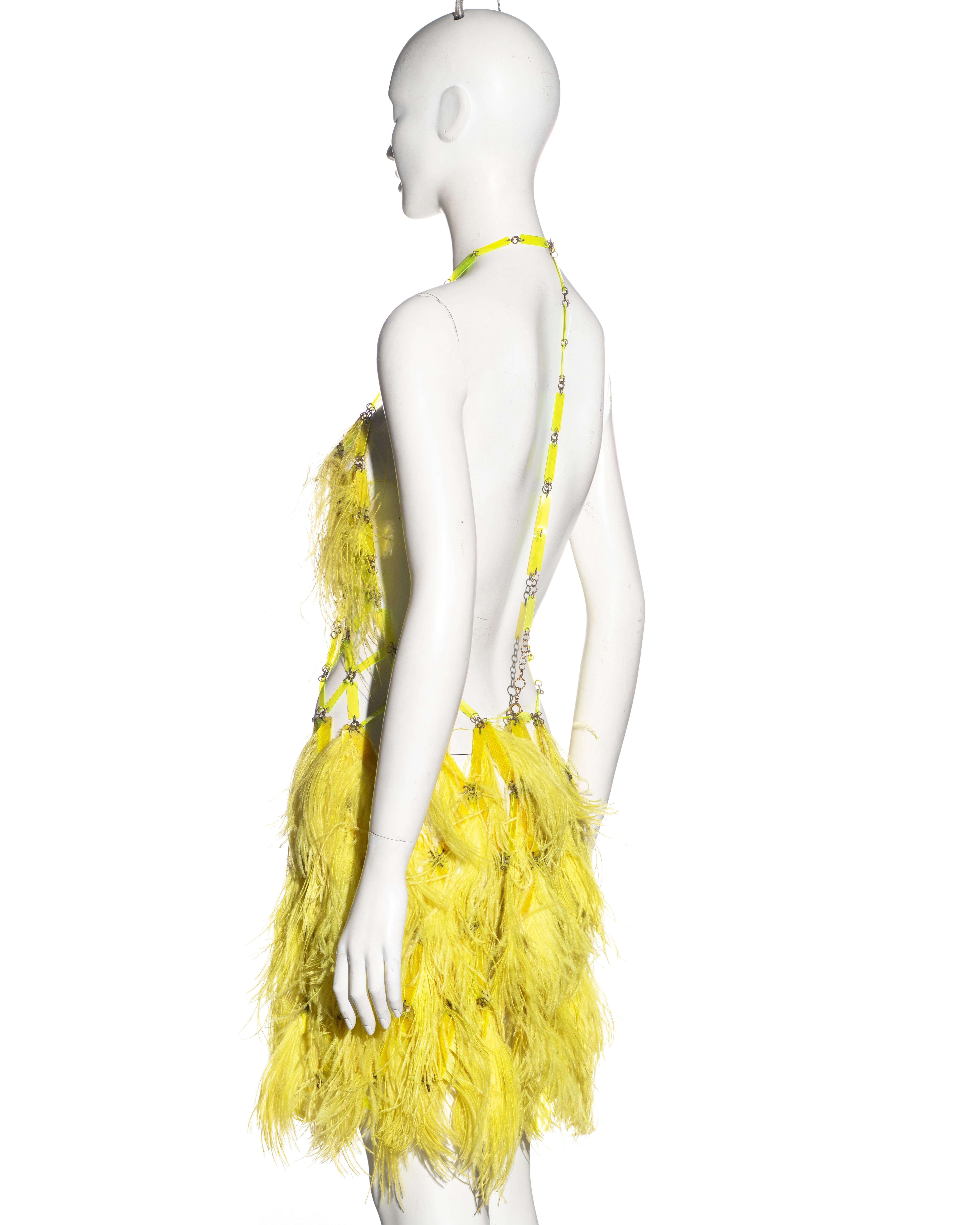 Paco Rabanne Alta Costura mini vestido amarillo de plumas de avestruz, ss 1967 en venta 3