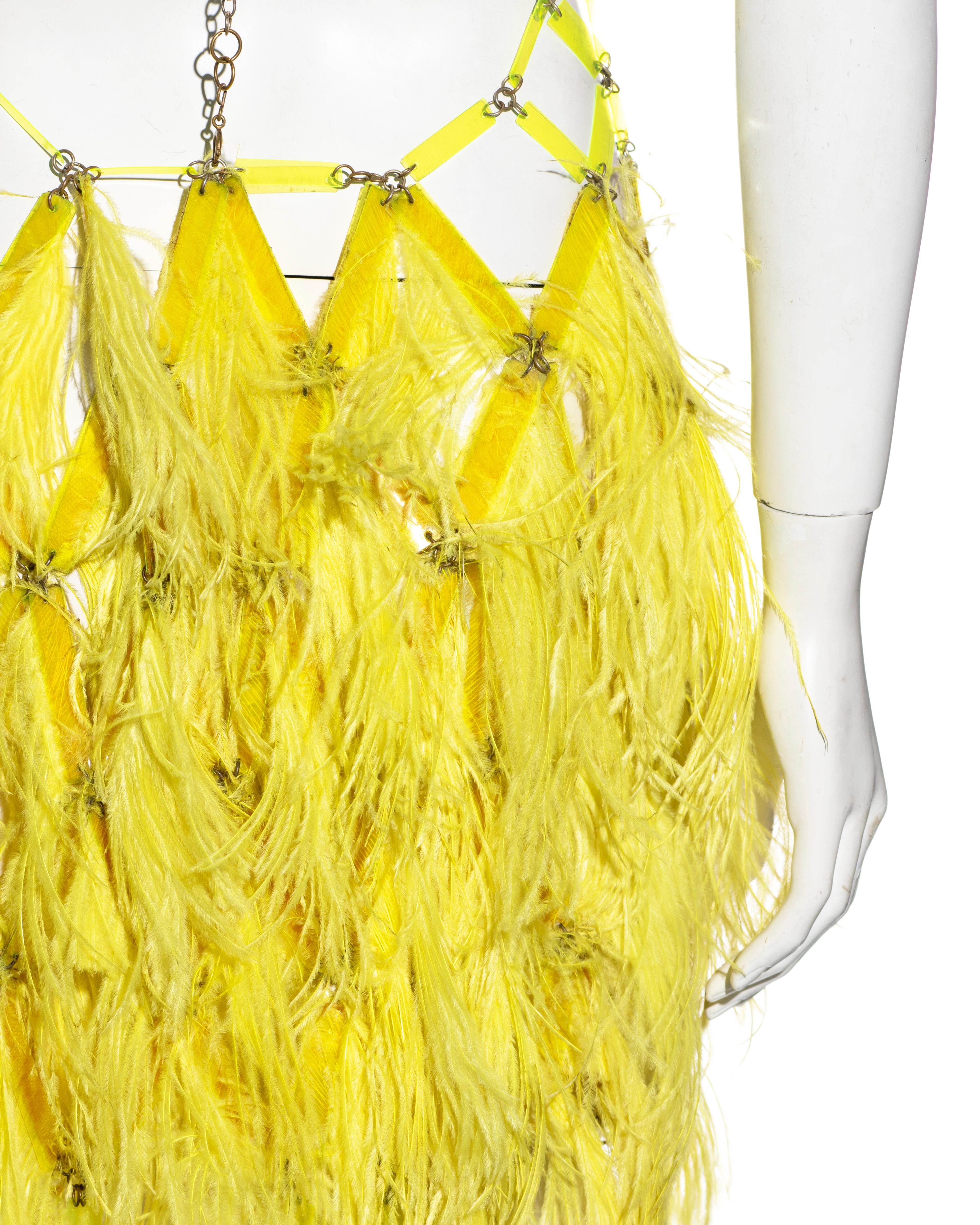 Paco Rabanne Alta Costura mini vestido amarillo de plumas de avestruz, ss 1967 en venta 6
