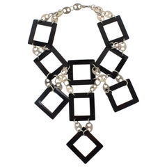 Paco Rabanne Paris Collier futuriste en chrome et émail