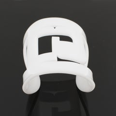 Paco Rabanne Bracelet manchette en acrylique et lucite blanc, Paris