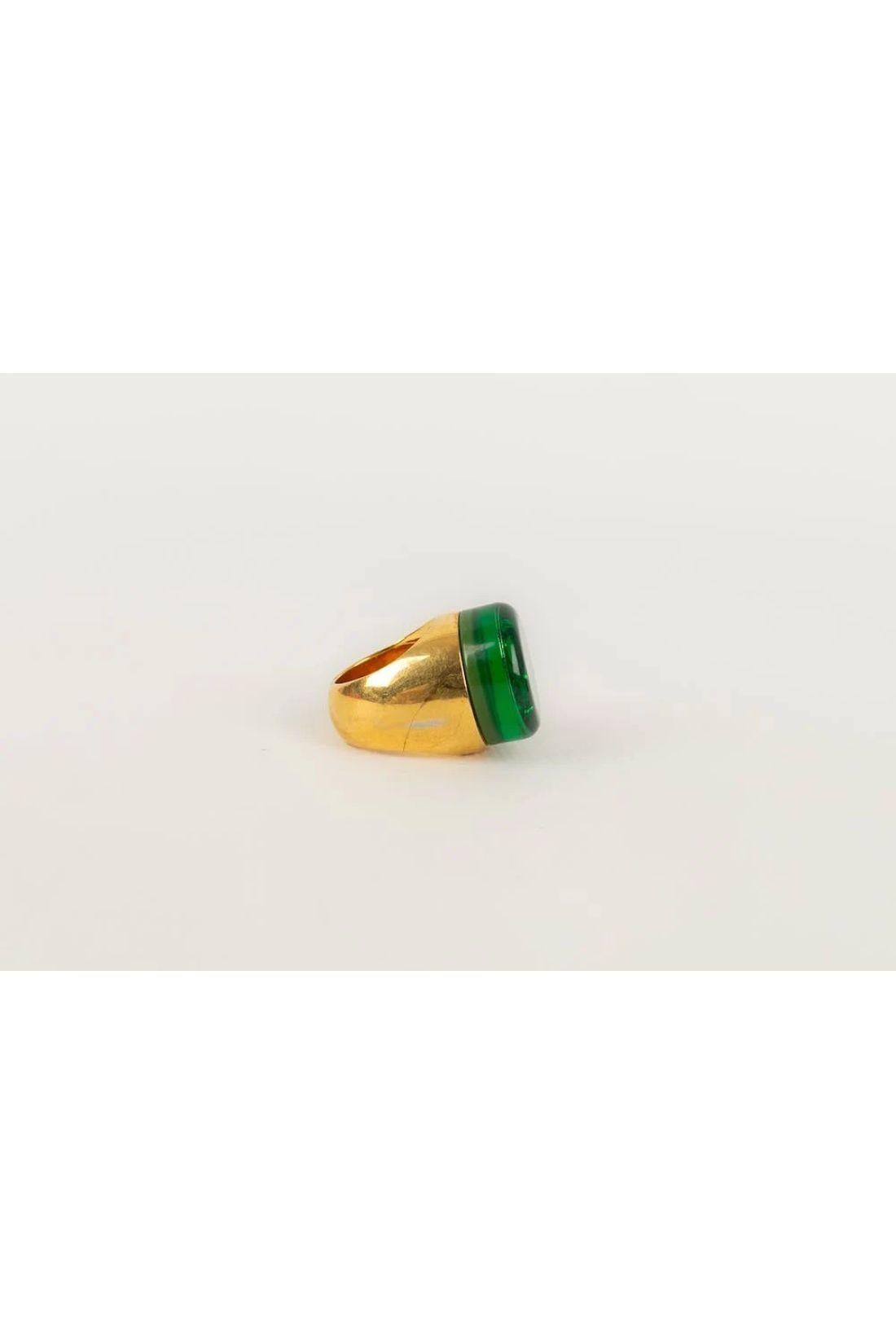 Paco Rabanne Ring in Gold Metal and Green Resin In Good Condition For Sale In SAINT-OUEN-SUR-SEINE, FR
