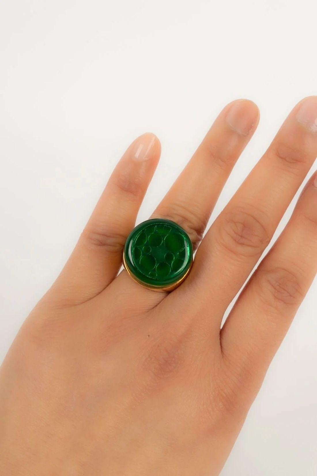 Paco Rabanne Ring in Gold Metal and Green Resin For Sale 3