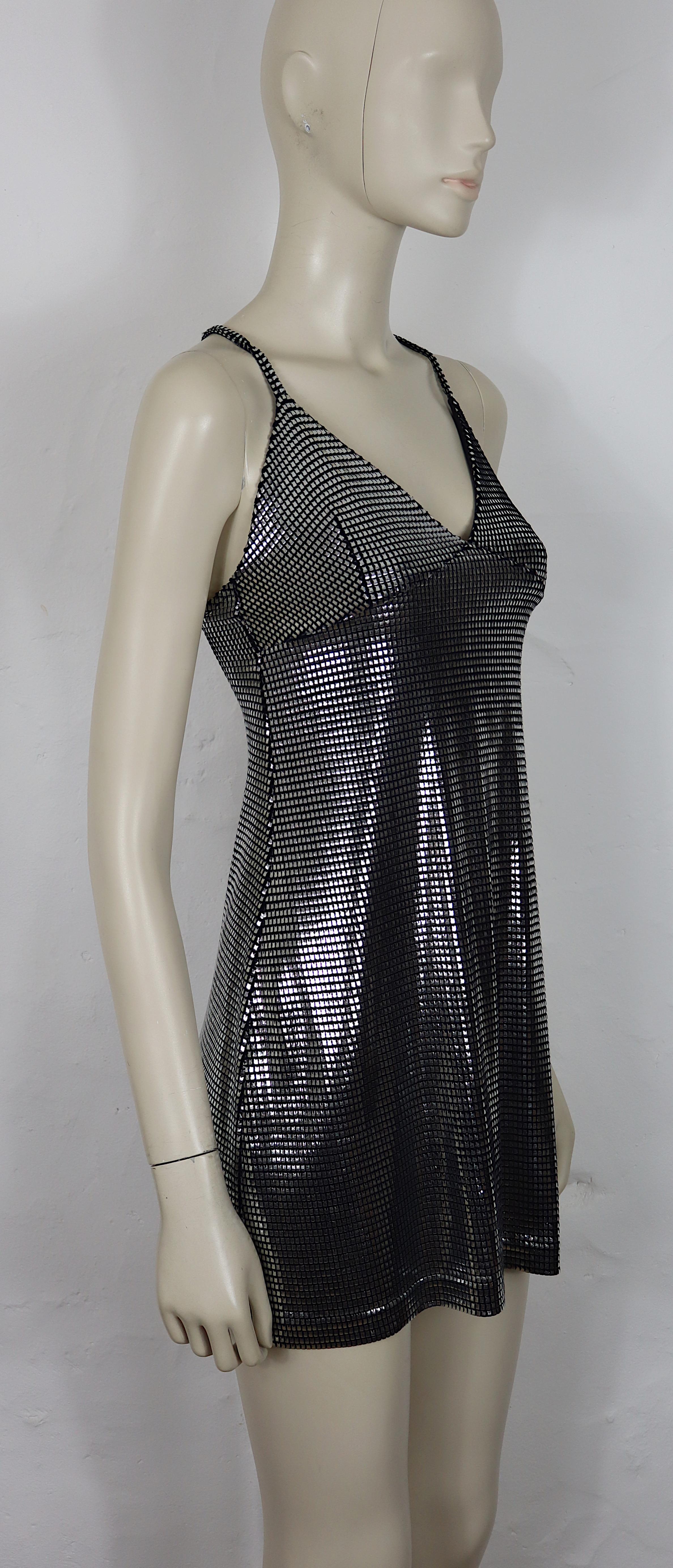 PACO RABANNE Silbernes Folien-Gitterkleid im Zustand „Gut“ im Angebot in Nice, FR