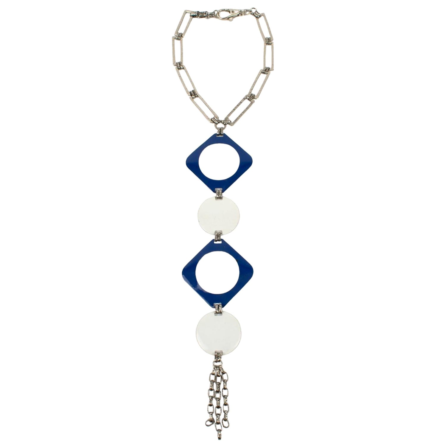 Collar estilo Space Age de Paco Rabanne con esmalte azul y blanco, años 60