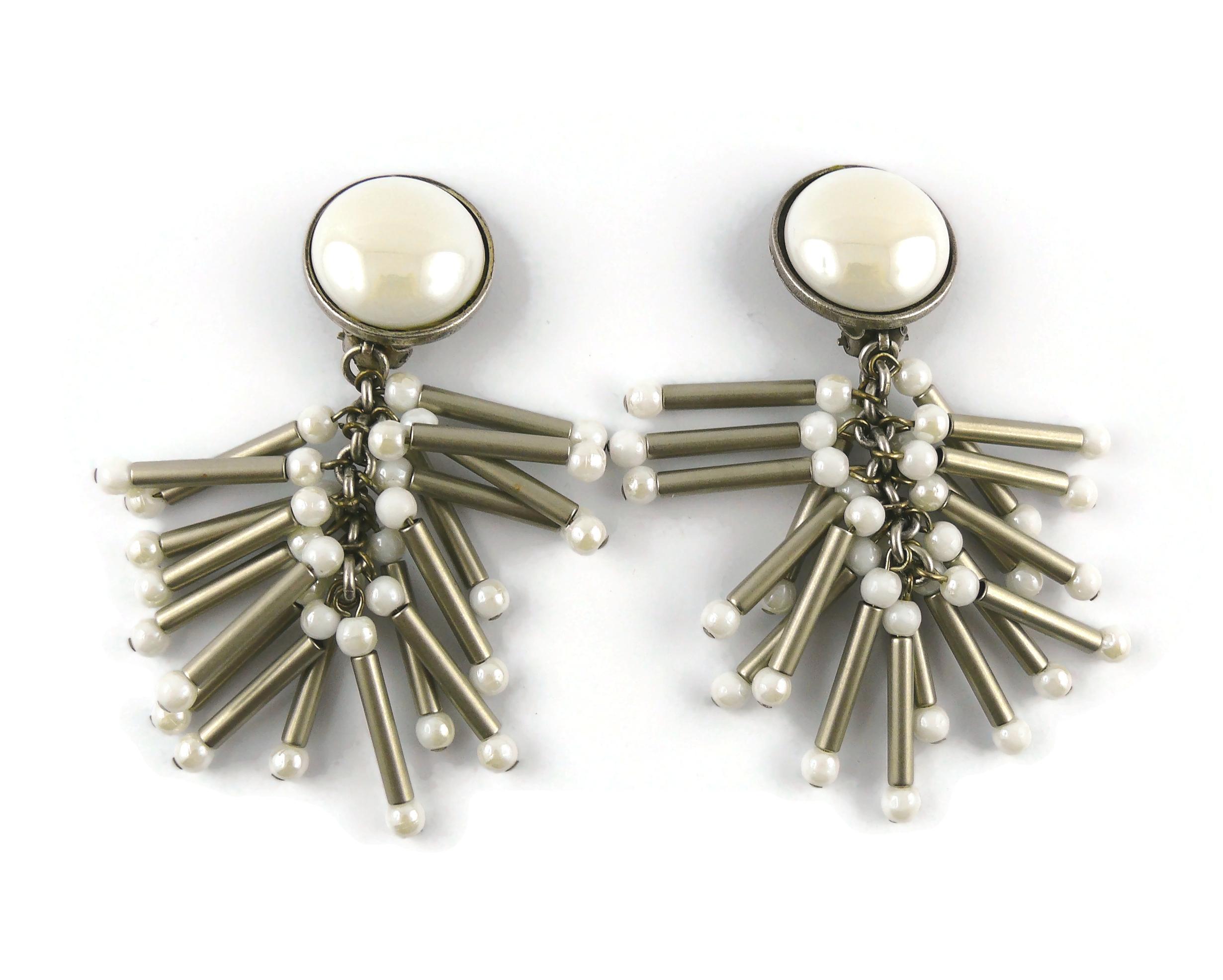 Paco Rabanne Vintage Antiqued Silver Toned Tubular Charms Dangling Earrings In Good Condition For Sale In Nice, FR