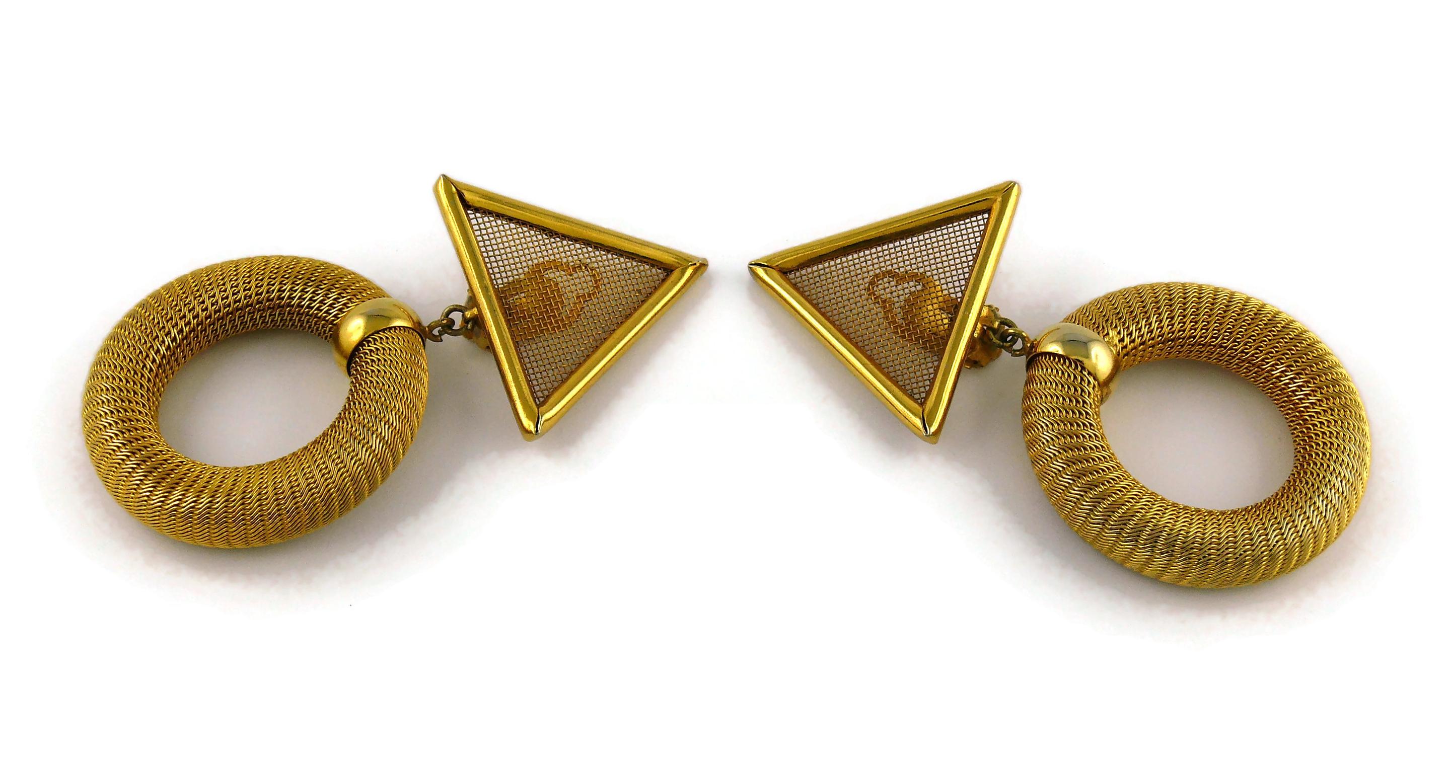 Paco Rabanne Vintage Gold Toned Geometric Dangling Earrings In Good Condition For Sale In Nice, FR