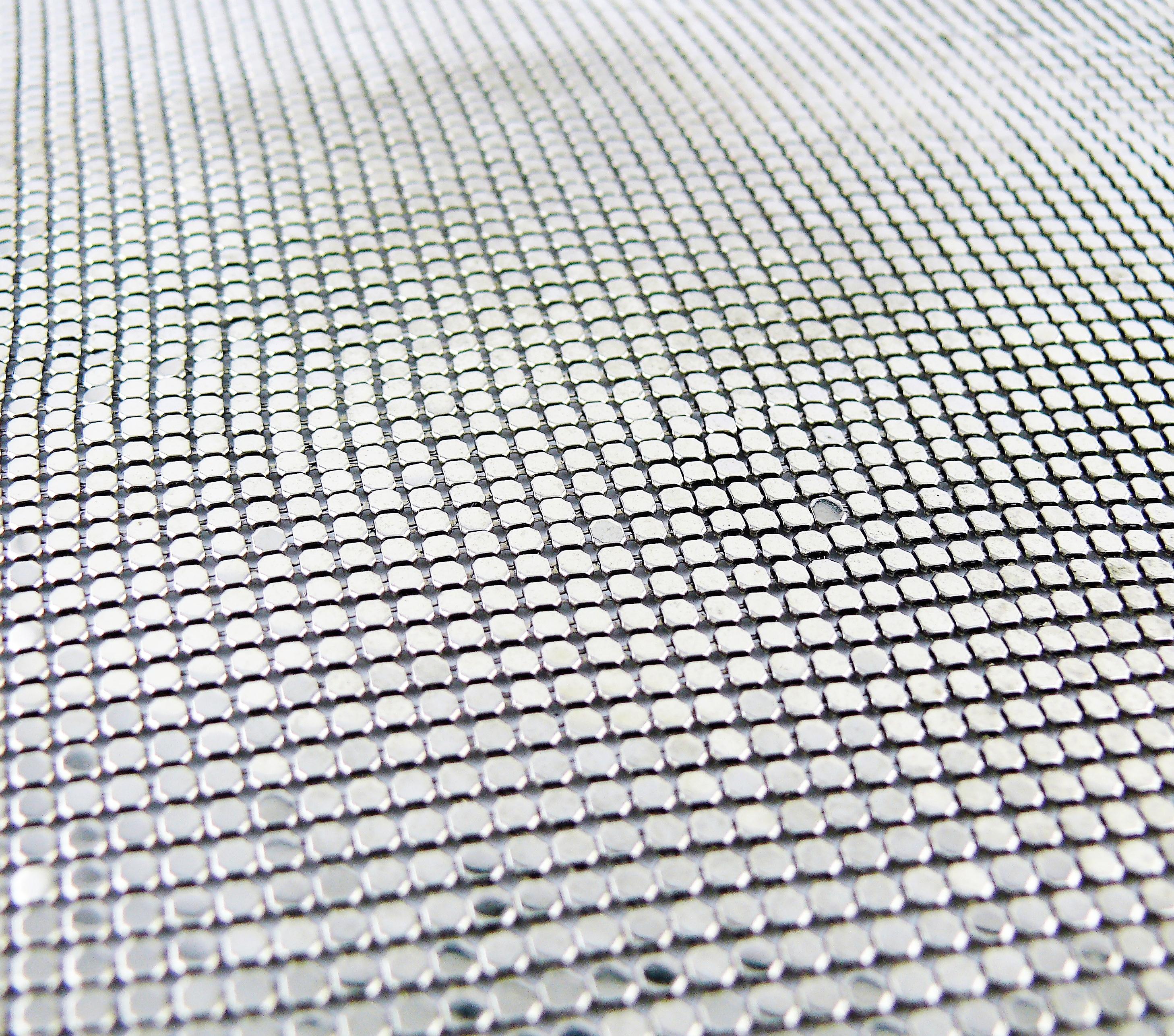 PACO RABANNE Vintage Silber Metallgeflecht Drapiertes rückenfreies Top im Angebot 4