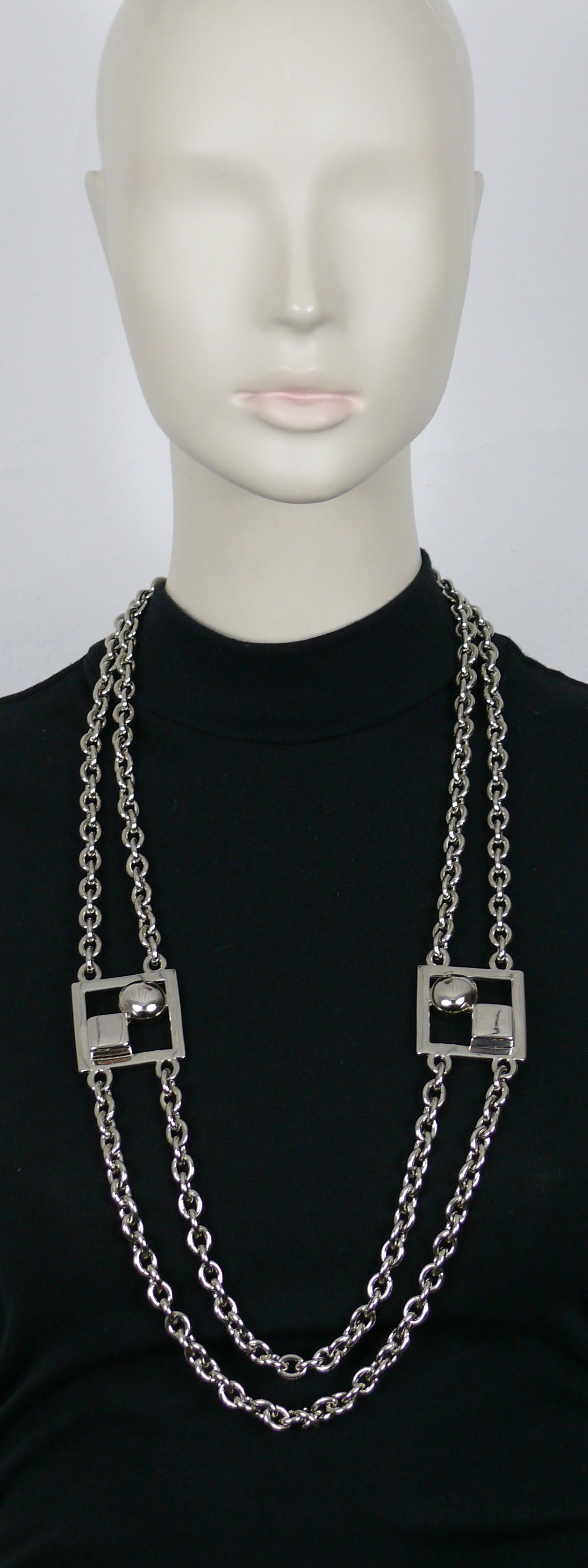 PACO RABANNE vintage silver tone double chain necklace featuring two large 3-dimensional modernist square links.

Lobster clasp closure.

Embossed PACO RABANNE.

Indicative measurements : length approx. 80.5 cm (31.69 inches) / modernist square