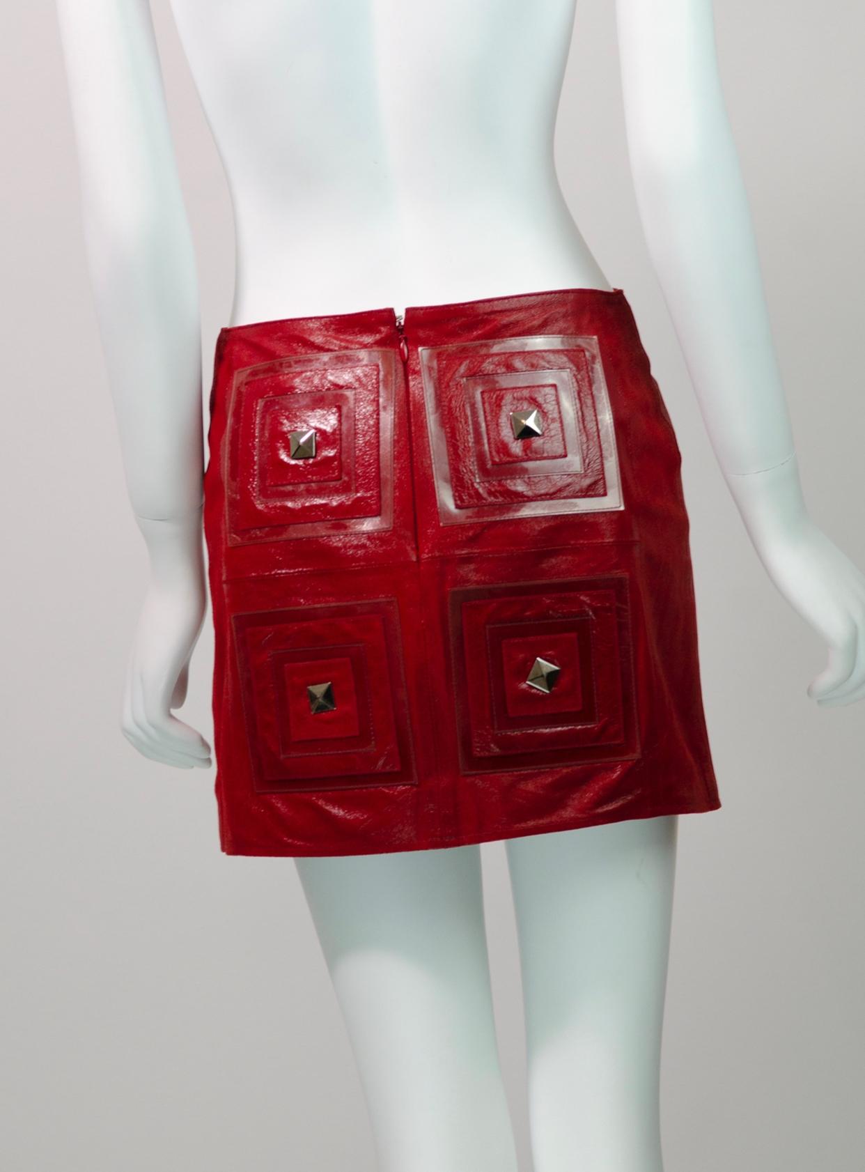 PACO RABANNE Vintage Spring Summer 2002 Red Leather Mini Skirt In Excellent Condition For Sale In Berlin, BE