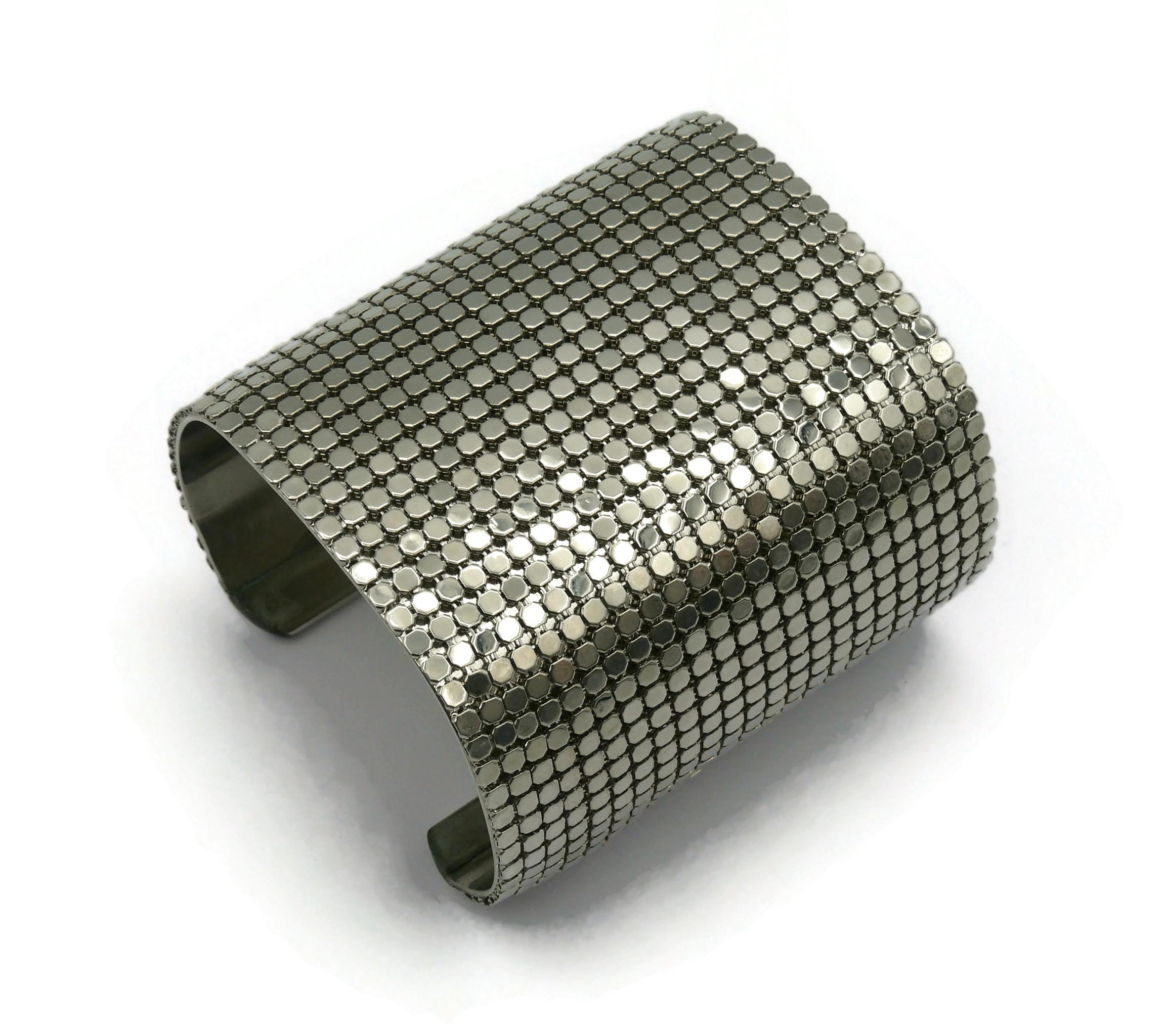 PACO RABANNE Wide Silver Tone Disco Bracelet Cuff In Good Condition For Sale In Nice, FR