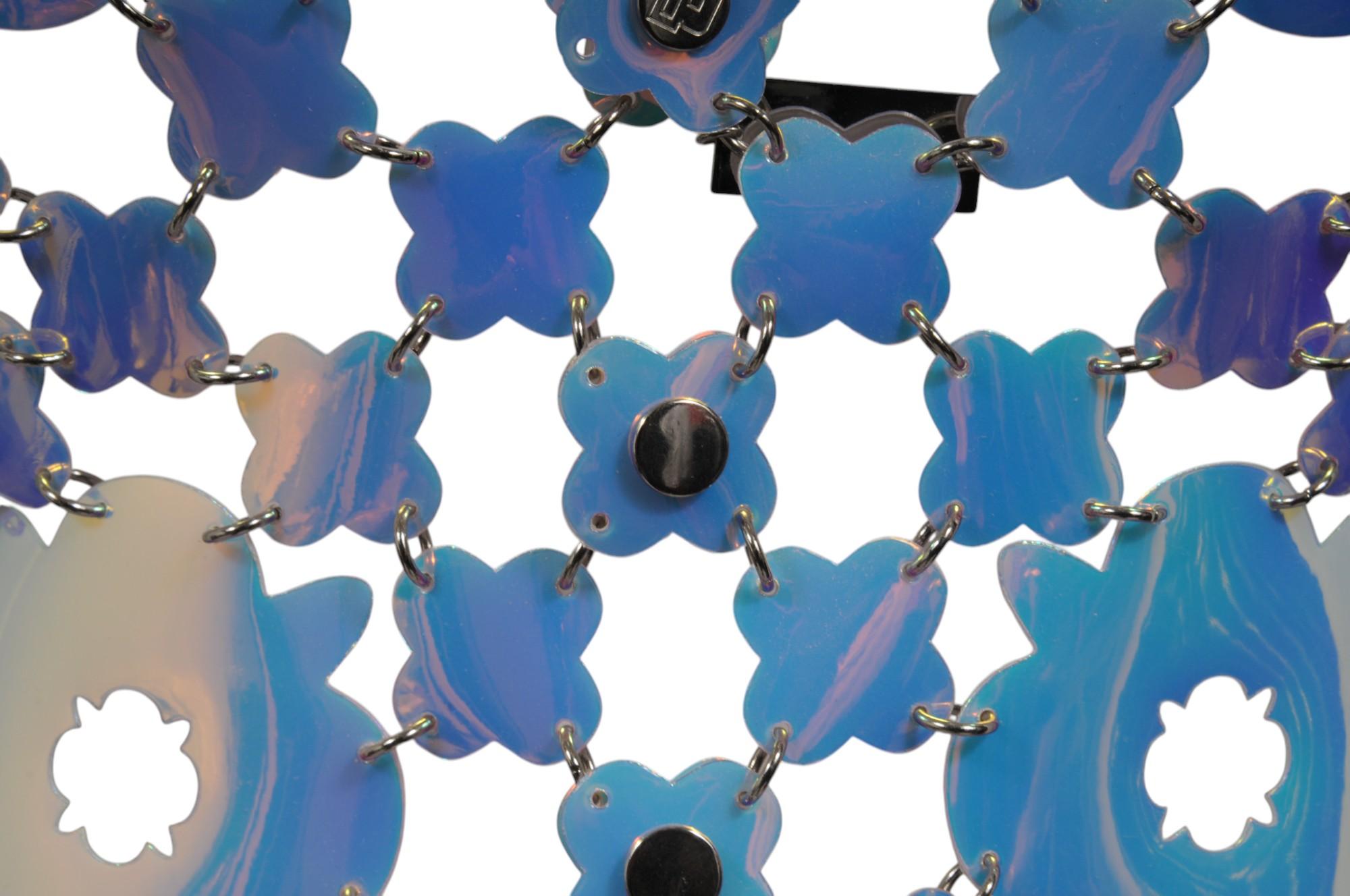 Paco Rabanne Donna Daisy Chain Link Top FR 36 US Small Blue Iridiscent Chainmail In condizioni ottime in vendita a North Miami, FL