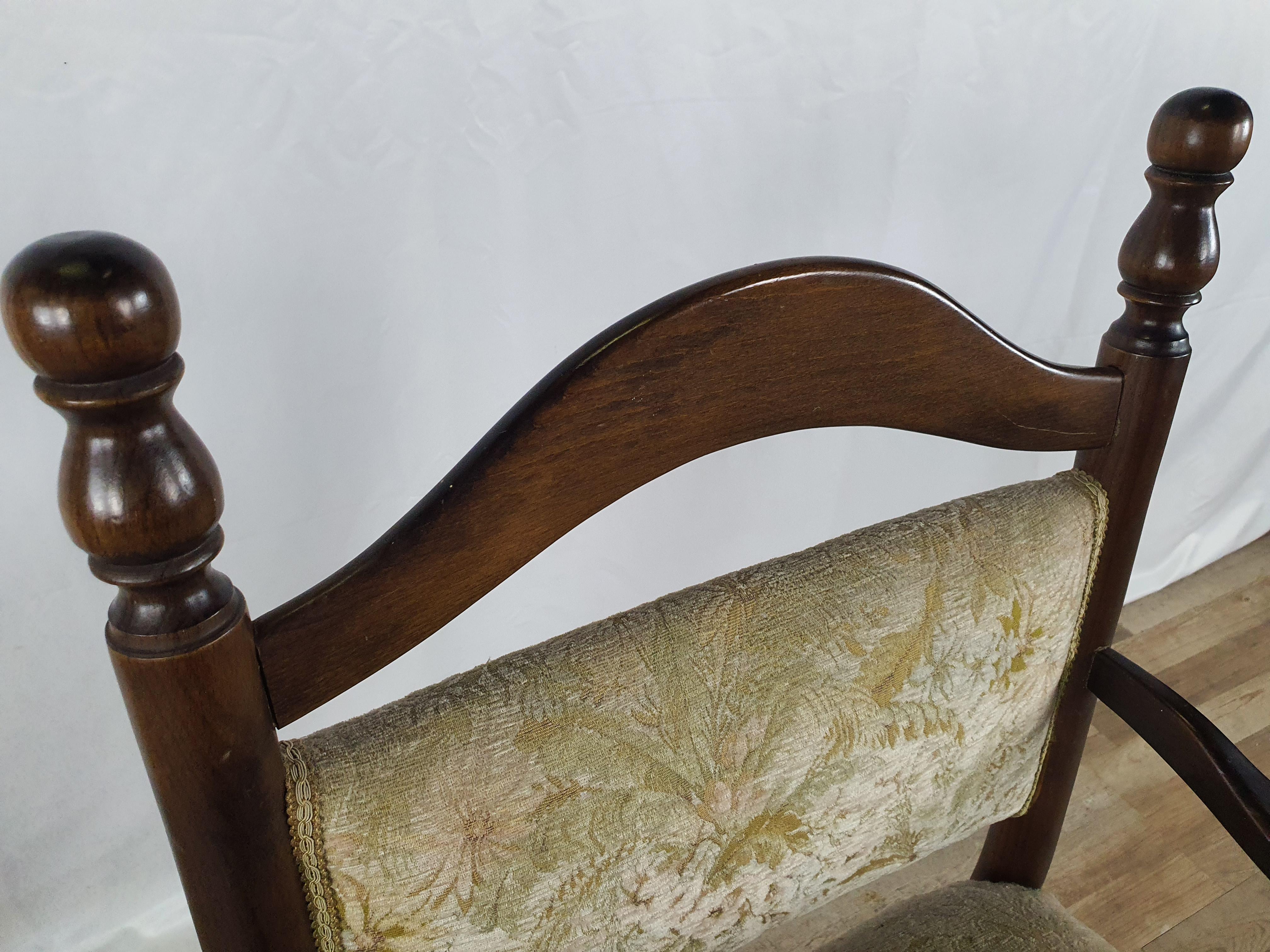 Padded Armchair in Walnut In Good Condition In Premariacco, IT