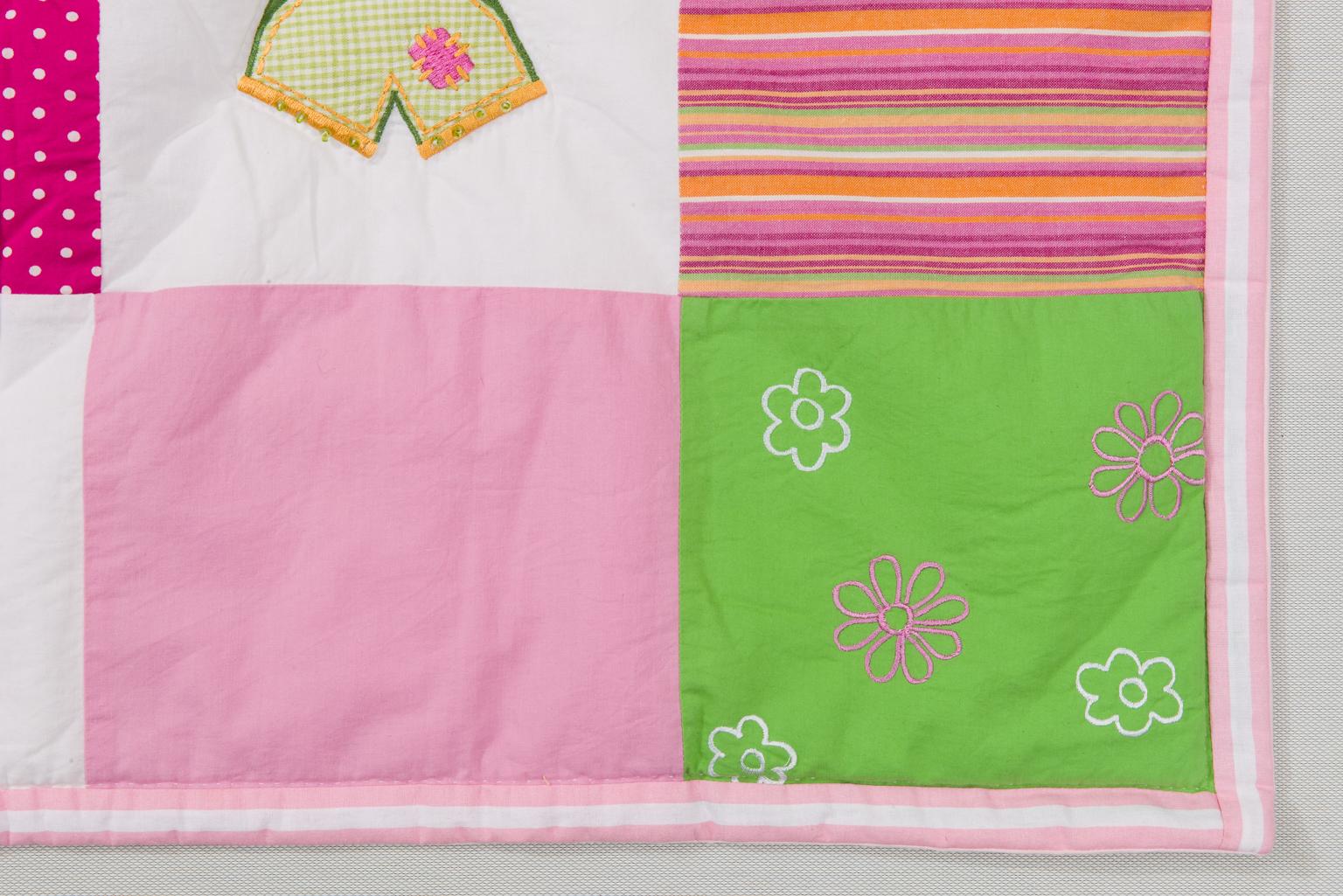 Italian Padded Embroidered Blanket Quilt Patchwork for Baby Girl For Sale
