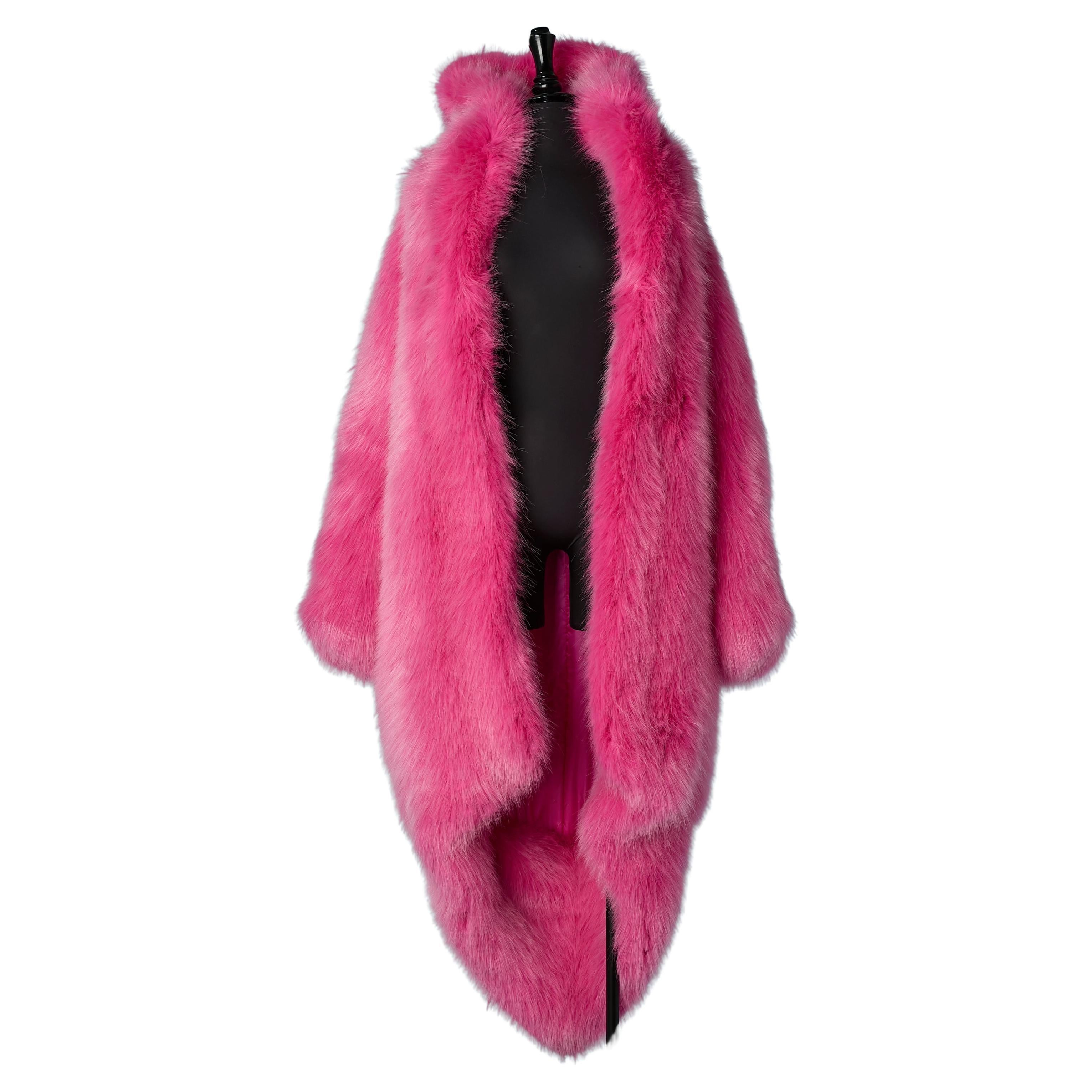 Maxi abrigo acolchado de piel sintética rosa neón ALEXANDRE VAUTHIER COUTURE SS2023 Nuevo