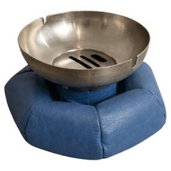 Cenicero de piel acolchada y metal de Poltrona Frau, Italia, años 70 Cenicero de piel acolchada y metal de Poltrona Frau, Italia, años 70