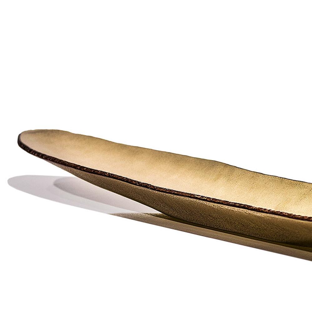 Ciotola in vetro bronzo padoriano con tutta la struttura in
in vetro lavorato a mano con piano in finitura bronzata.