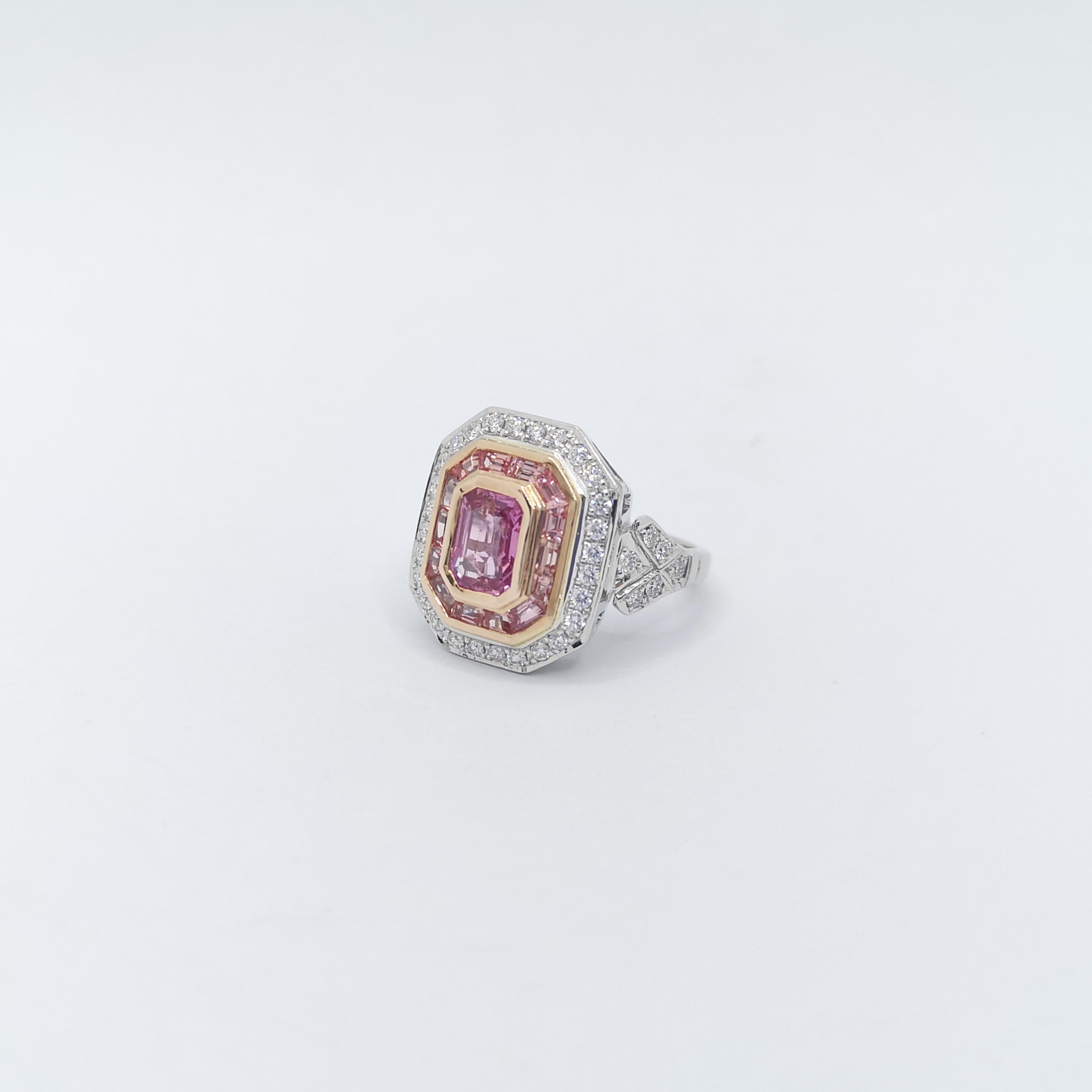 Zertifizierter unerhitzter Padparadscha-Ring mit rosa Saphir und Diamant in 18 Karat gefasst im Angebot 3
