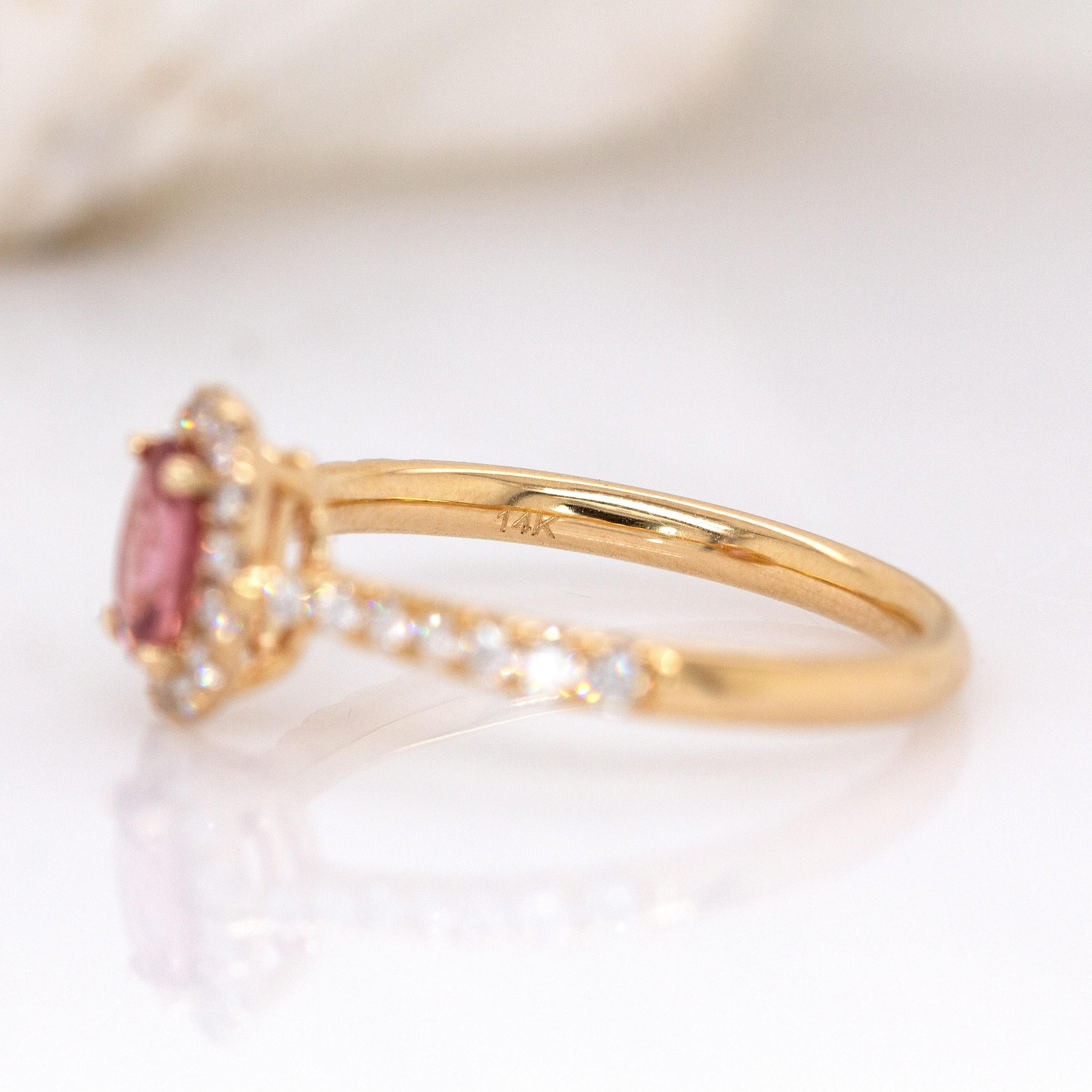 De las mujeres Anillo de zafiro Padparadscha con halo de diamantes naturales en oro de 14 quilates  OV 6x4mm en venta