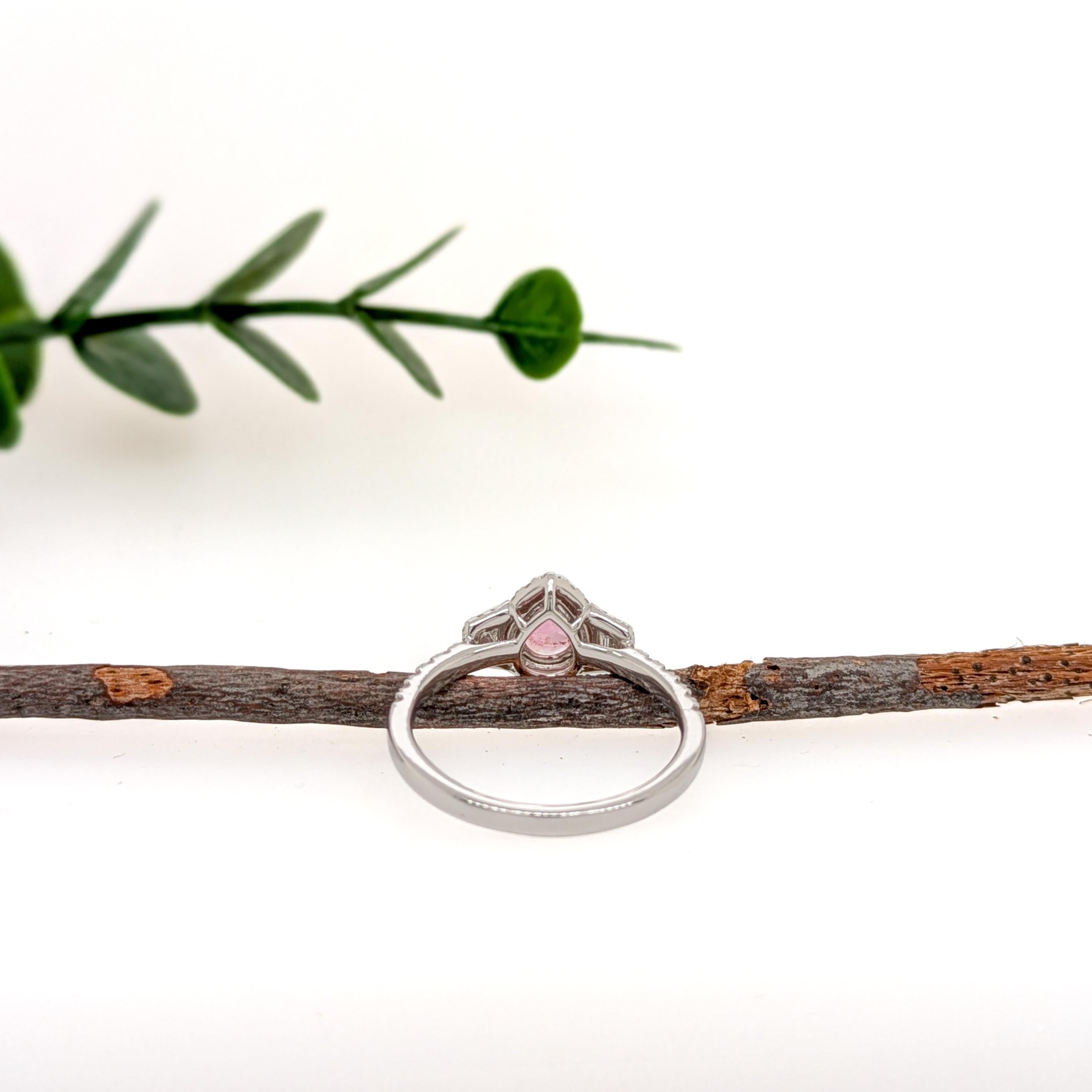 Padparadscha Saphir-Ring mit natürlichen Diamant-Akzenten aus 14 Karat massivem Gold Damen im Angebot