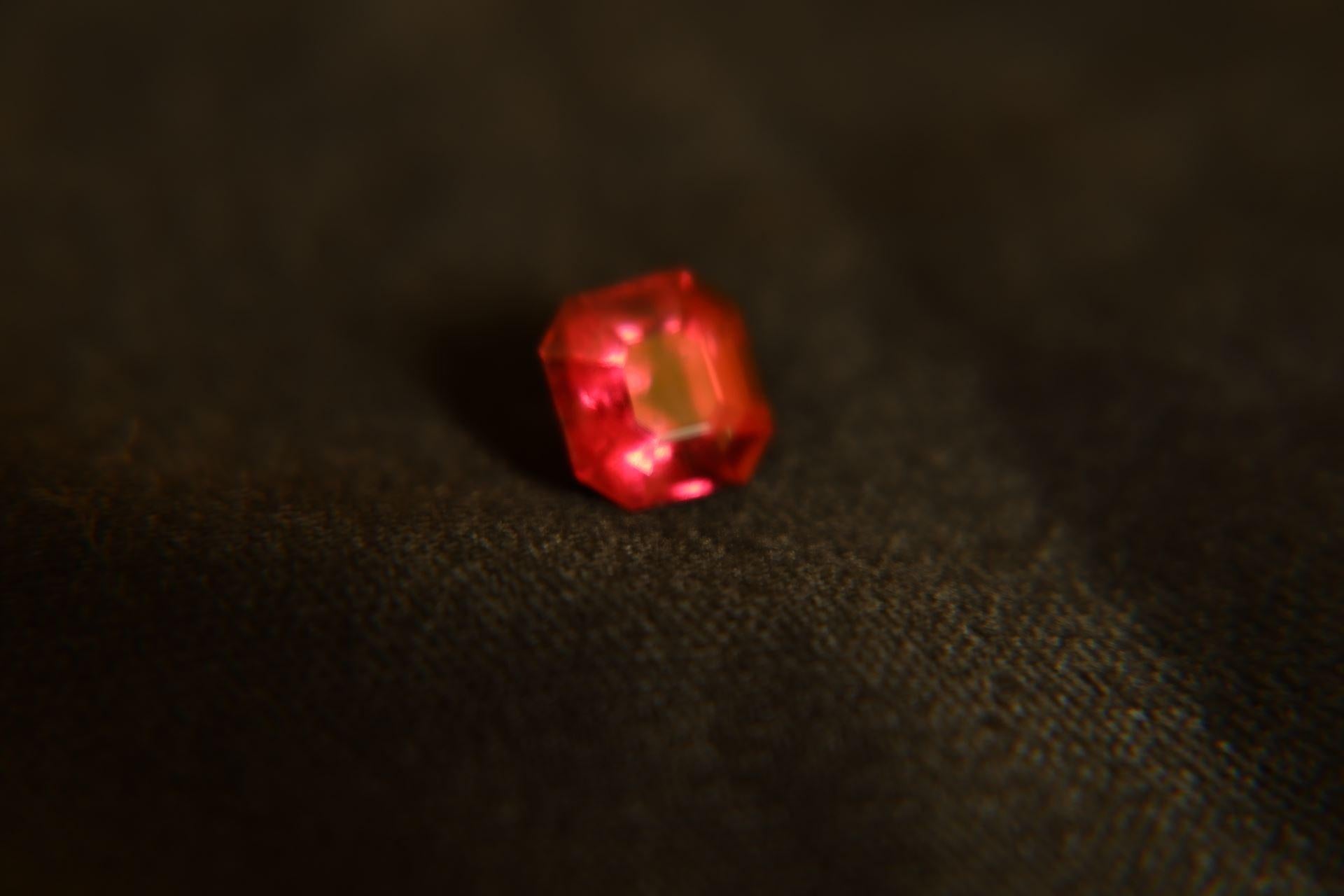 1.12 ct Padparadscha Sapphire, Unheated, GIR/GIA For Sale 2