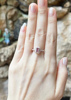 Padparadscha with Diamond Ring set in 18K Rose Gold Settings