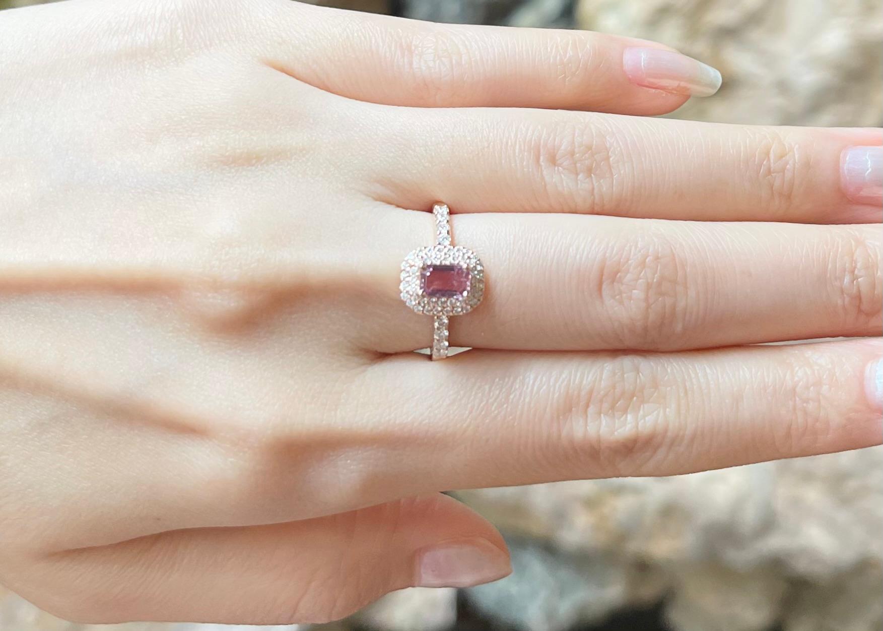 Padparadscha mit Diamantring aus 18 Karat Roségold in Fassungen (Zeitgenössisch) im Angebot