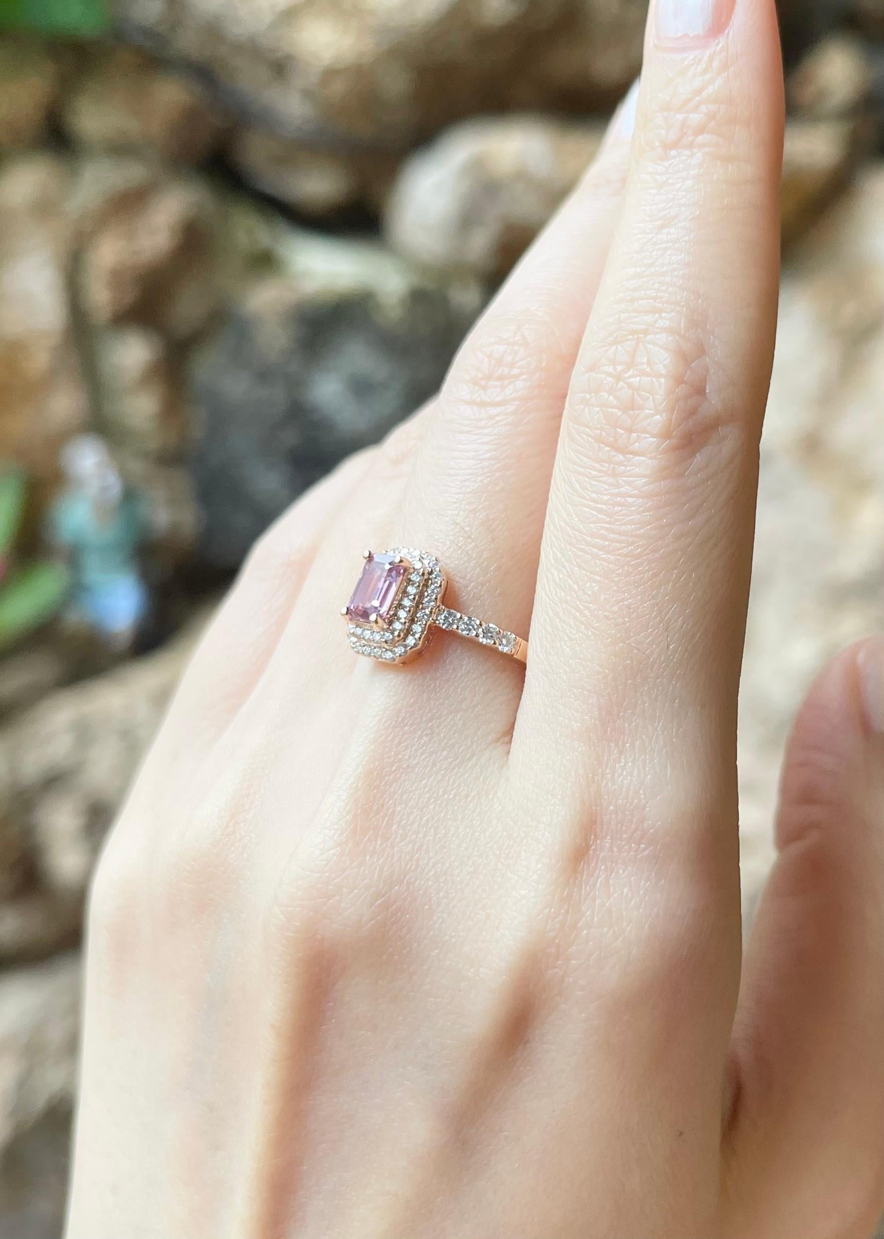 Padparadscha mit Diamantring aus 18 Karat Roségold in Fassungen im Zustand „Neu“ im Angebot in Bangkok, TH