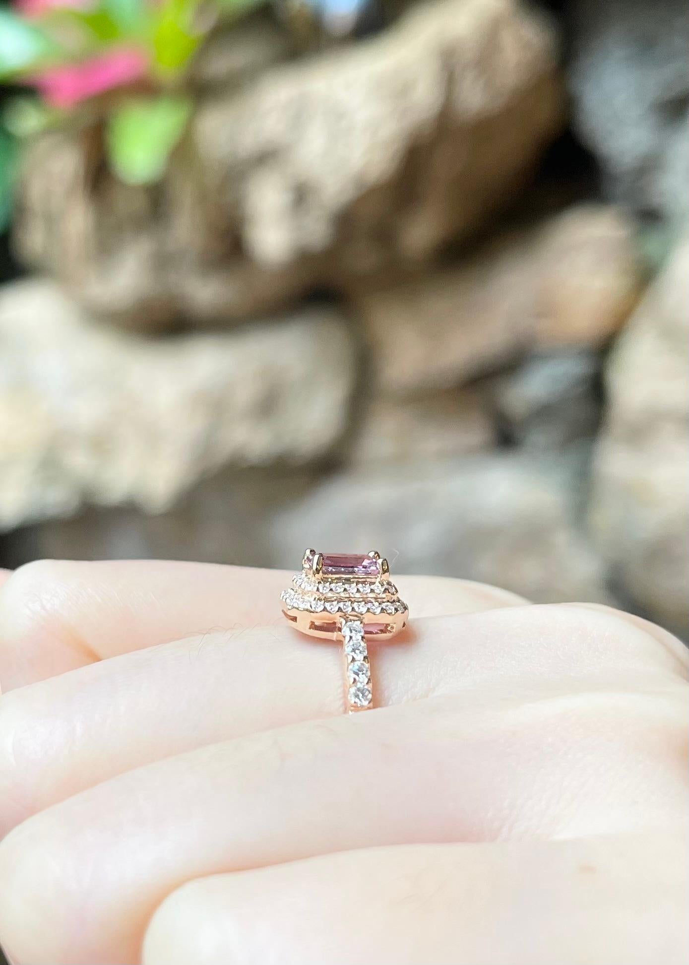 Padparadscha mit Diamantring aus 18 Karat Roségold in Fassungen im Angebot 1