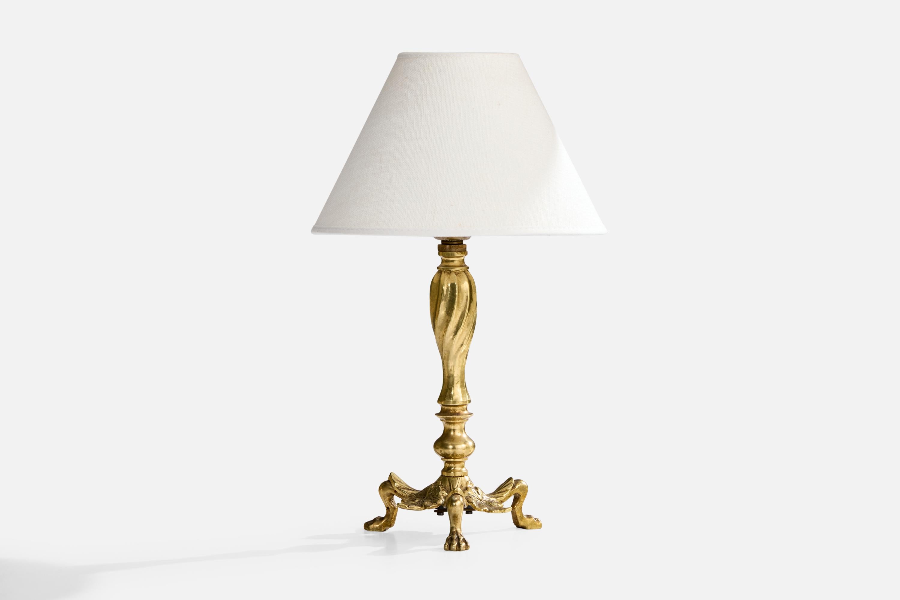 Lampe de table en laiton produite par PAF, Suède, c. 1950.

Dimensions de la lampe (pouces) : 10.625 
