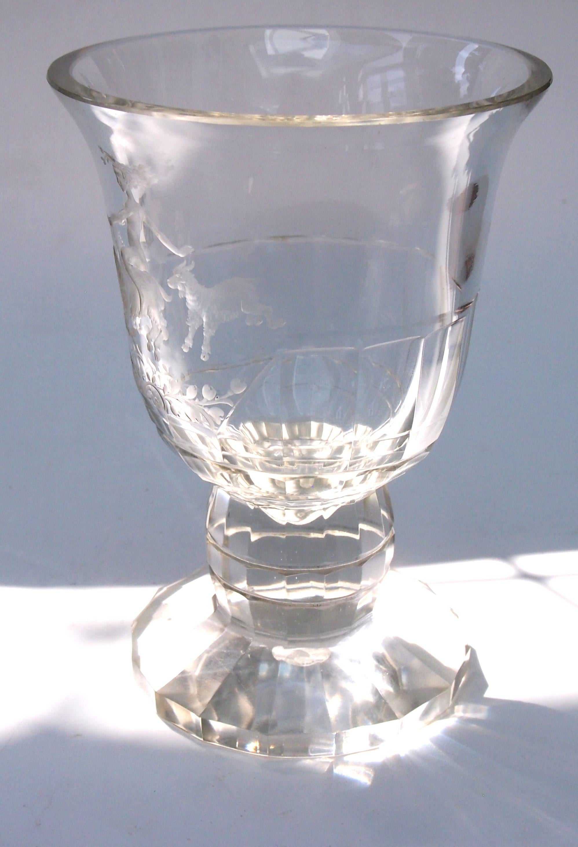Tchèque Vase en verre pour festival de Pagan par R. Cizek, taillé par A. Schroter Produit Haida c1910 en vente