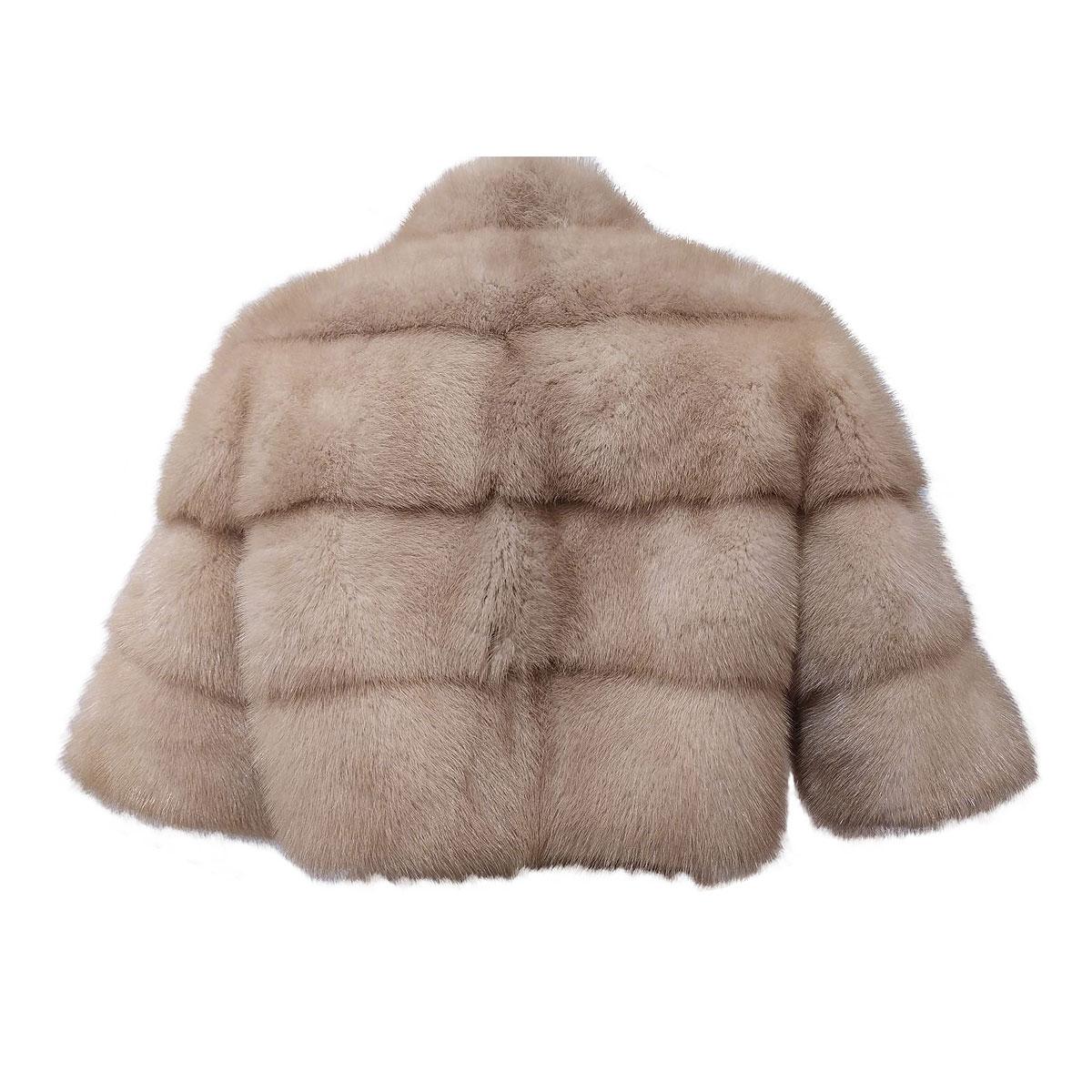Beautiful and top quality italian made fur coat
Real mink
Shaded ivory color
Short sleeves
Two hooks closure
Length from shoulder cm 34 (13,38 inches)
Original price € 5000
Express international shipping included in the price