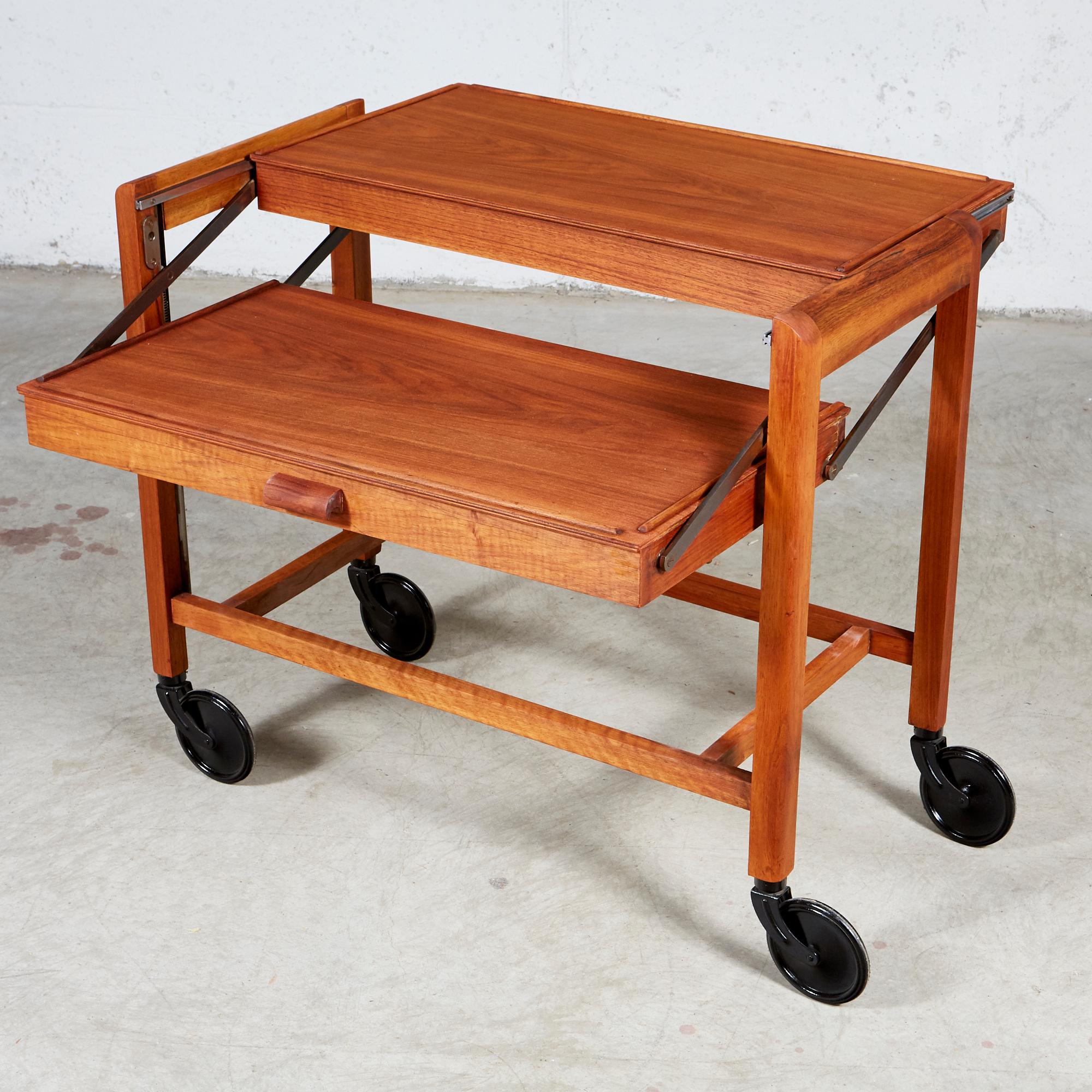 Pago Teak Expandable Rolling Cart, 1960s In Good Condition For Sale In Amherst, NH