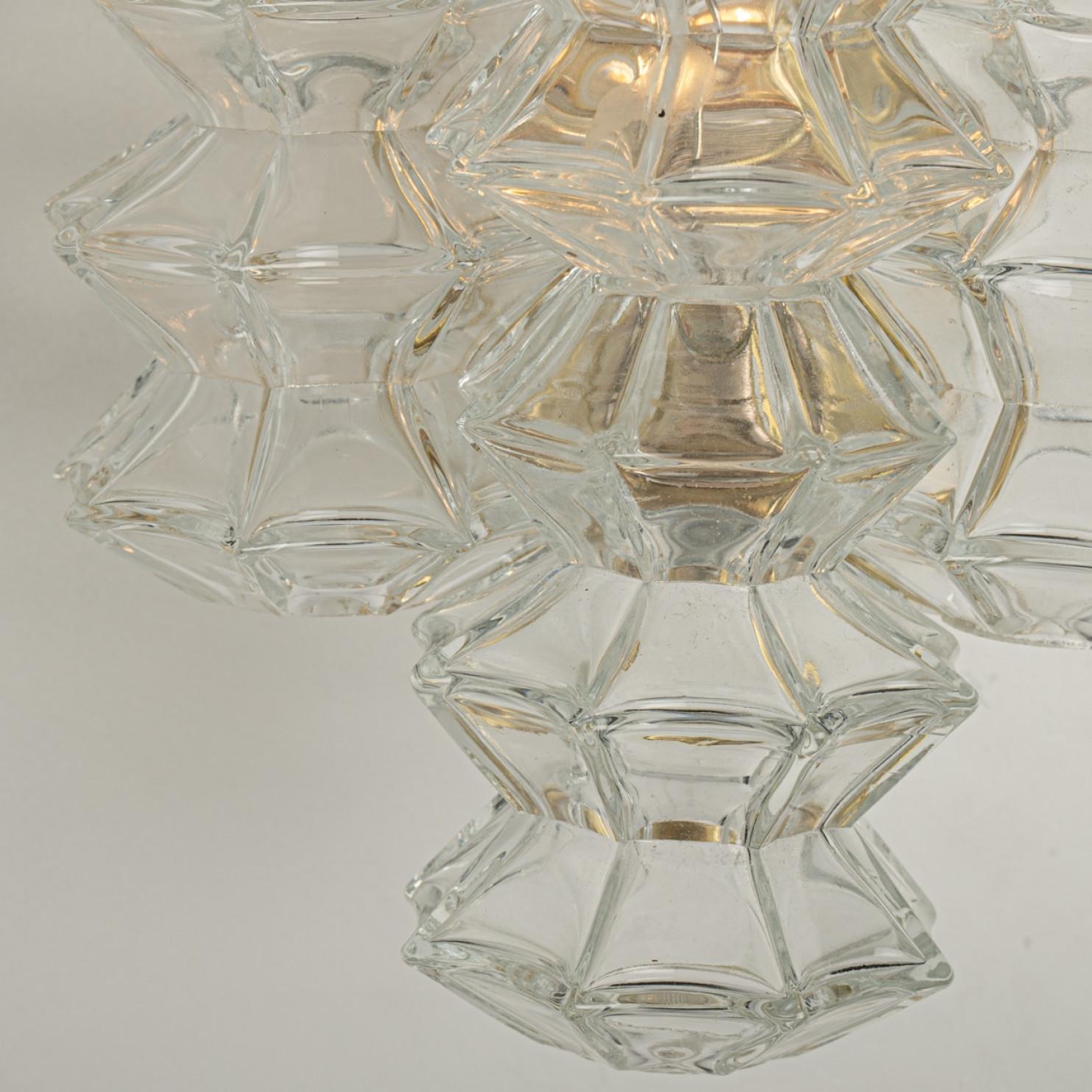 Pagode Wandleuchter aus Messing und Glas von Kalmar, Wien 1969 im Angebot 8