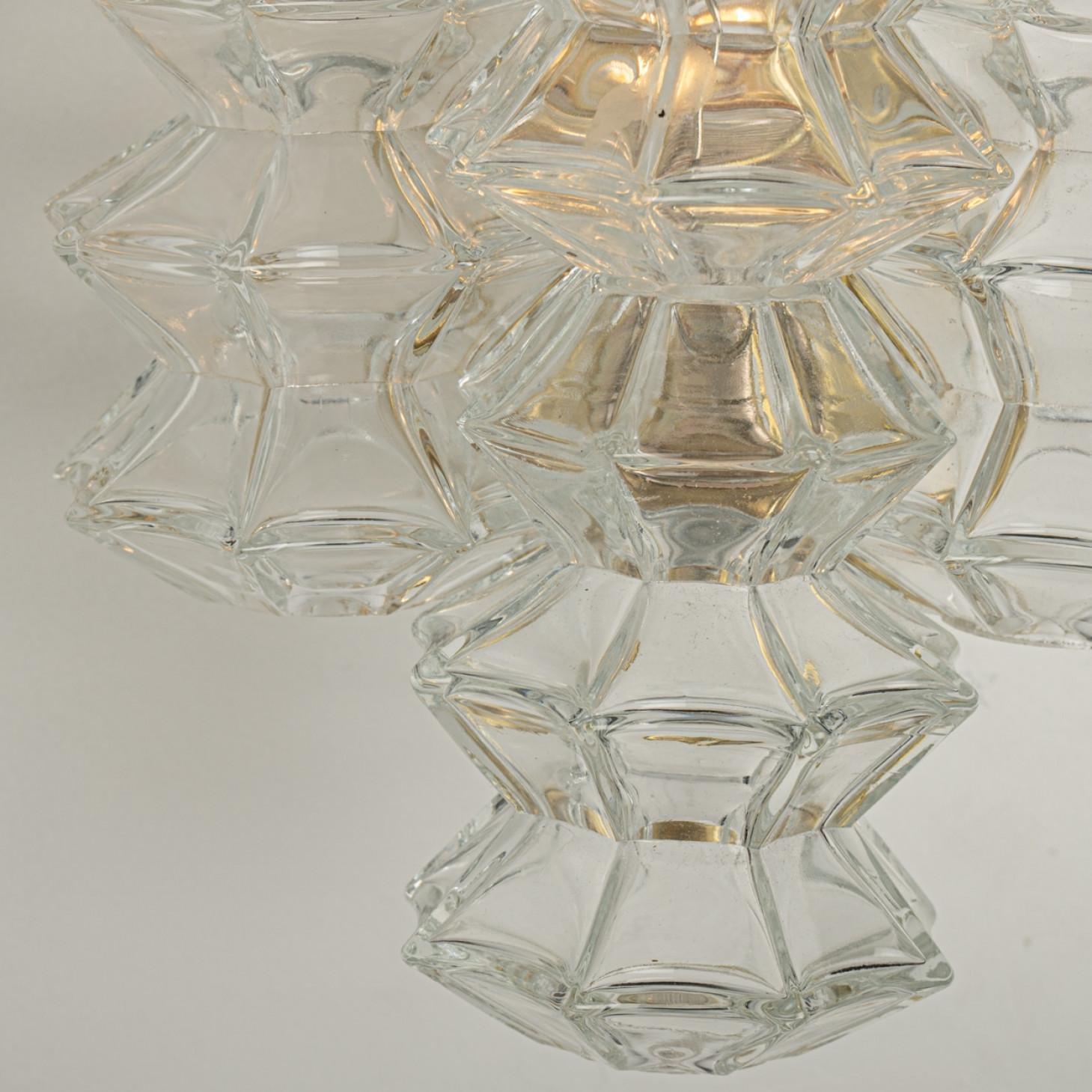 Pagode Wandleuchter aus Messing und Glas von Kalmar, Wien 1969 im Angebot 9