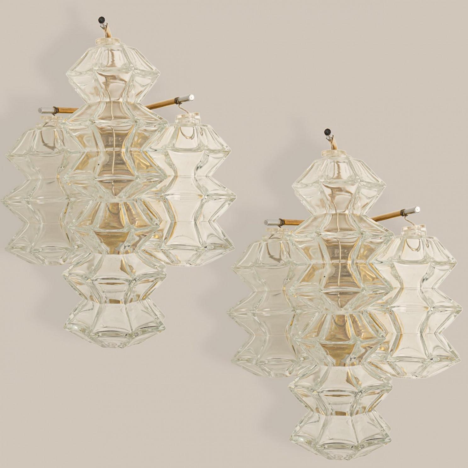 Pagode Wandleuchter aus Messing und Glas von Kalmar, Wien 1969 im Angebot 12