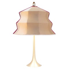 Lampe de bureau pagode contemporaine, soie dorée, embout en cristal argenté, laiton