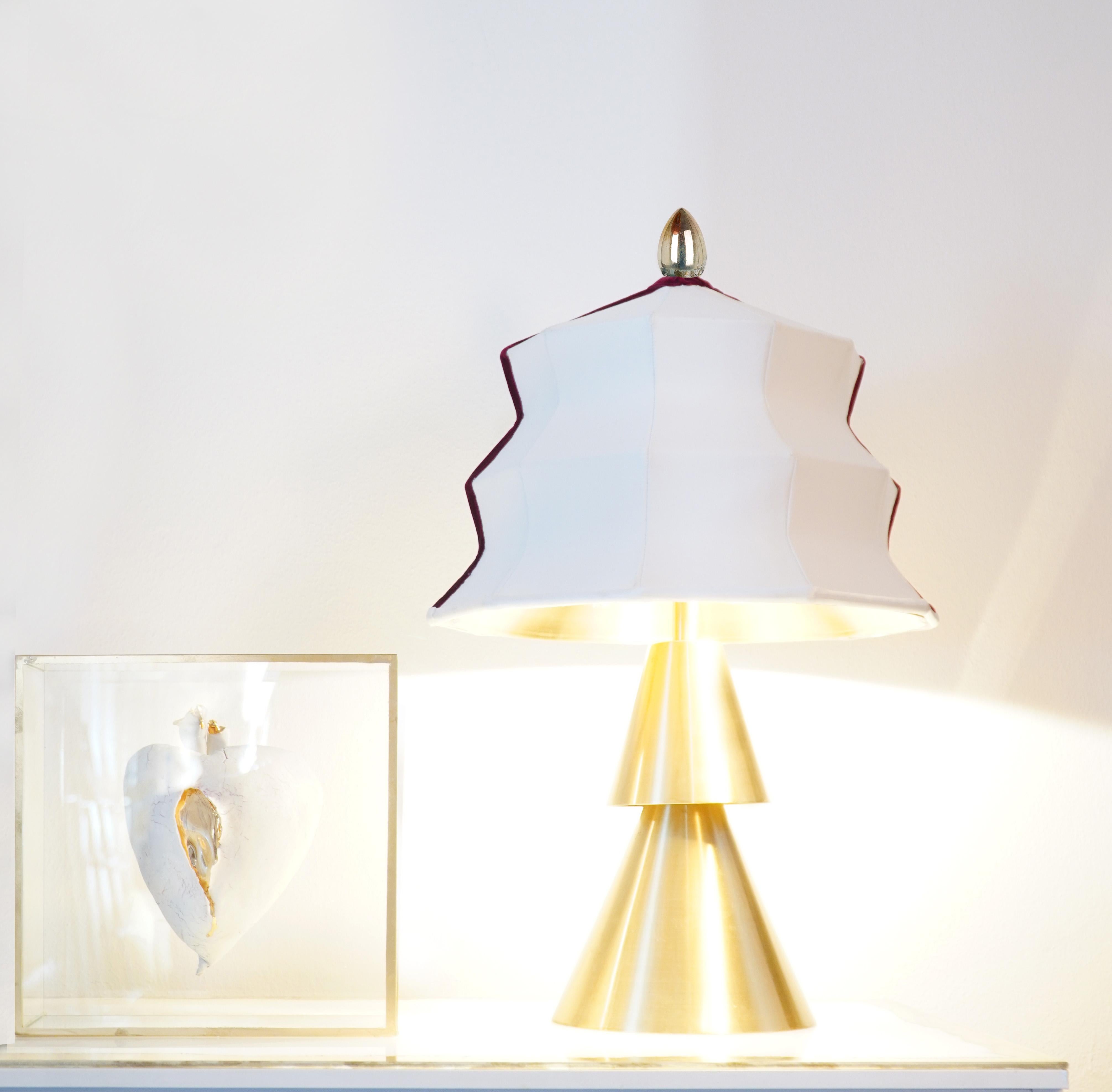 “Pagoda” contemporary Table Lamp, Whitesatin silk, Silvered Crystal Tip, brass   In New Condition For Sale In Pietrasanta, IT