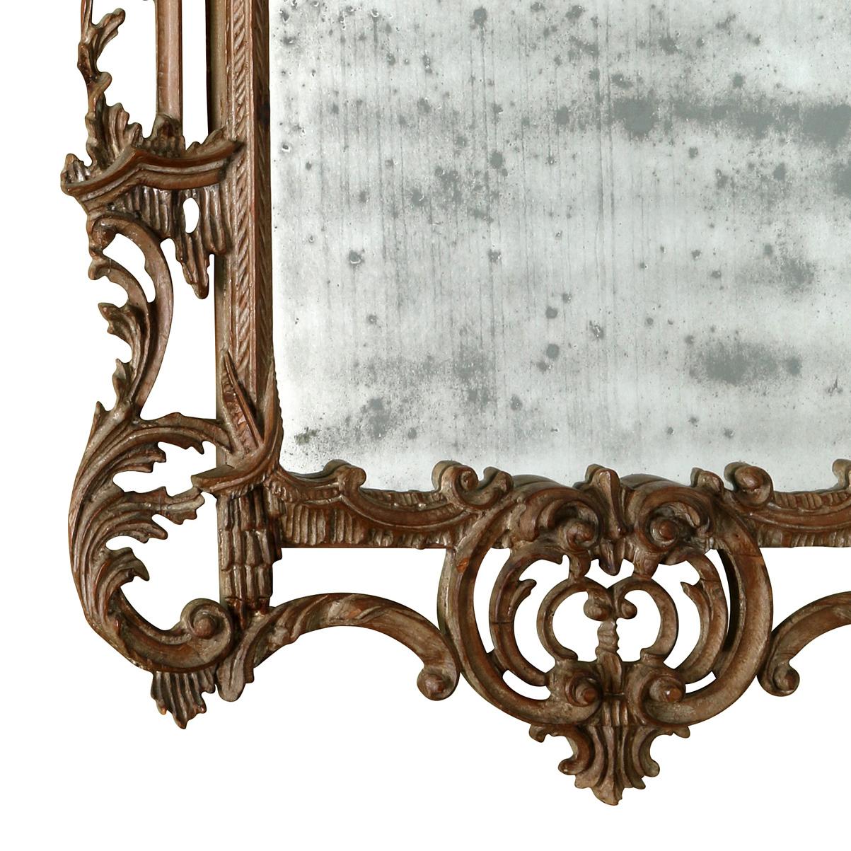 Espejo de Pino Estilo Jorge II Cresta Pagoda siglo XX en venta