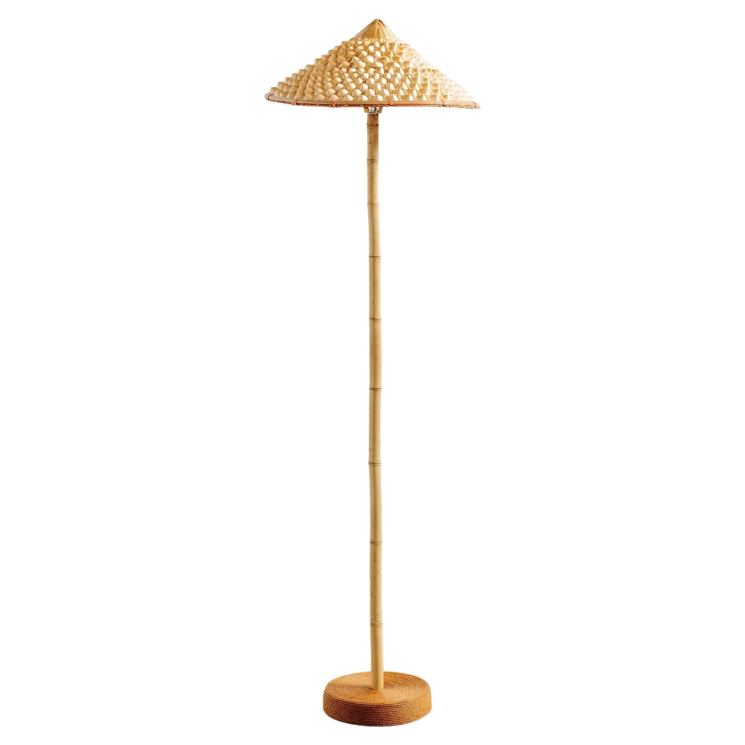 Modernistische Bambuslampe mit Grasschirm und Untergestell aus Seegras von Christopher Tennant