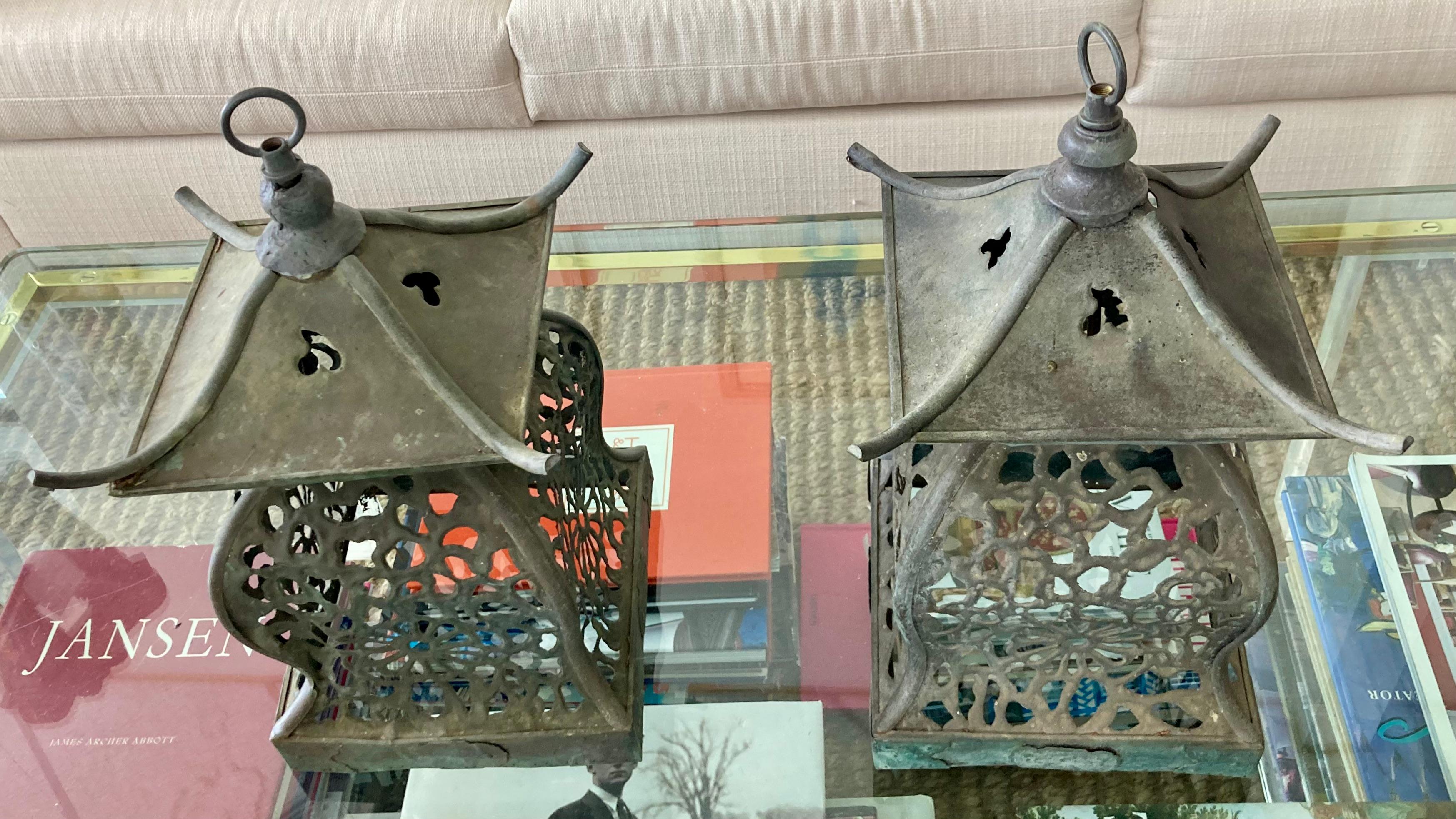 Pagoda Lanterns, a Pair In Good Condition For Sale In Los Angeles, CA