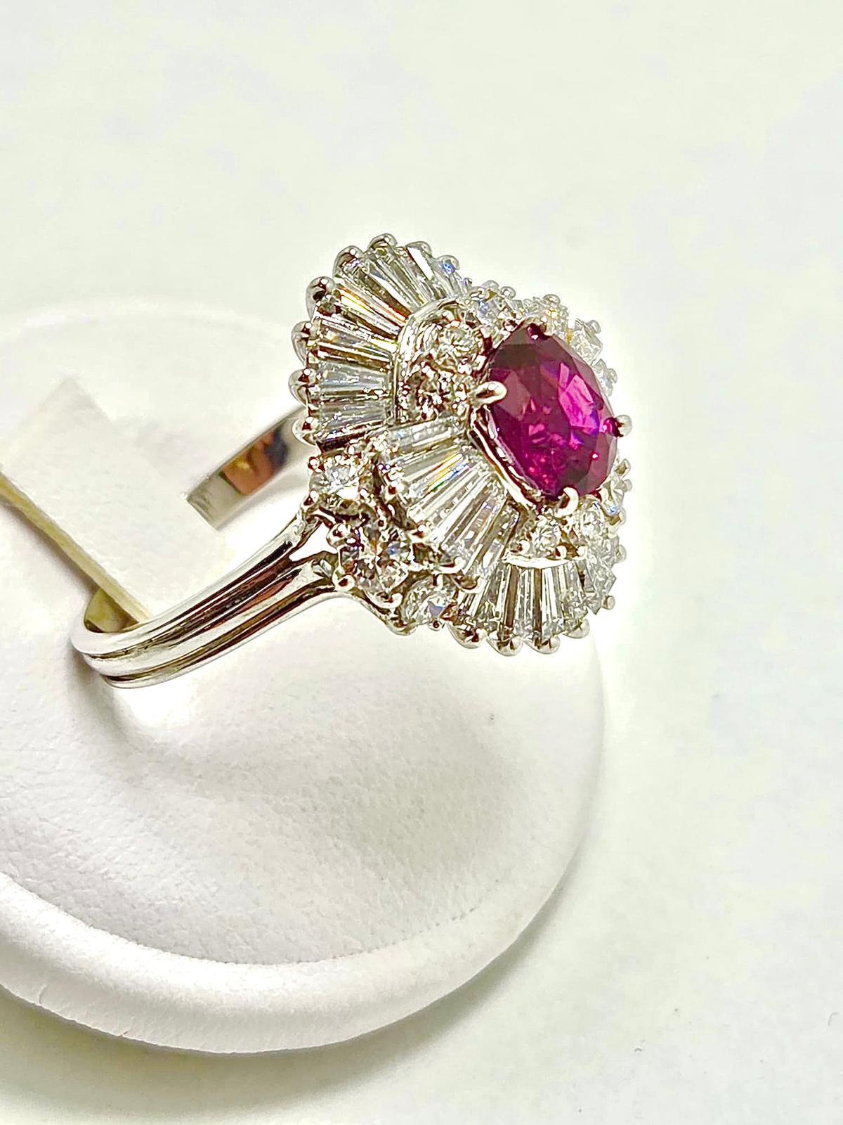 Pagoda Ring with Rare 1.80 ct Natural Burmese Ruby and 3 ct Diamond Double Halo in vendita 4